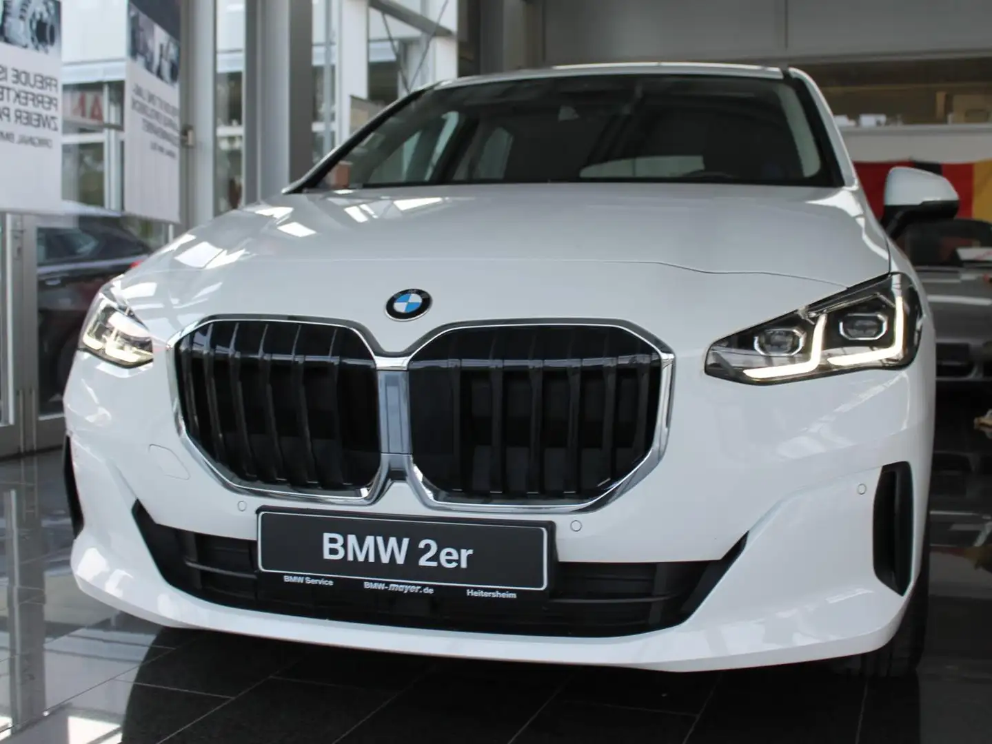 BMW 218 2er Active Tourer 218i Active Tourer Aut. Weiß - 1