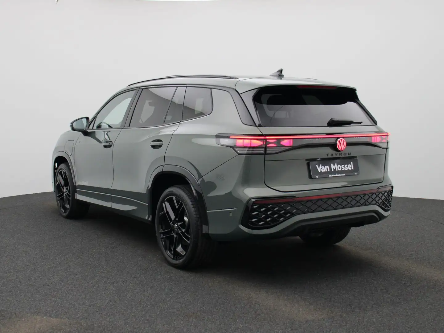 Volkswagen Tayron 1.5 eTSI R-Line Edition 272 PK | Automaat | Climat Zöld - 2