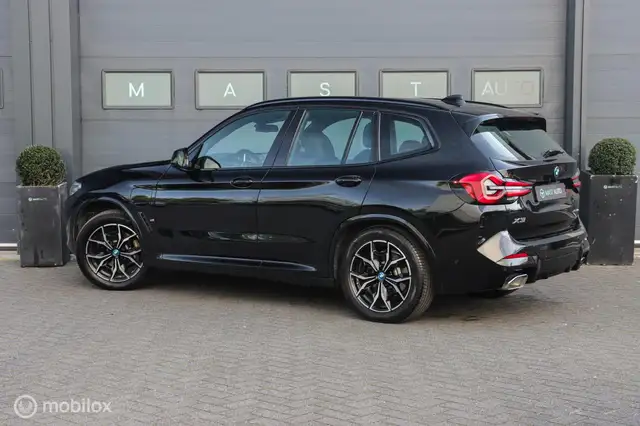 BMW X3 view 13