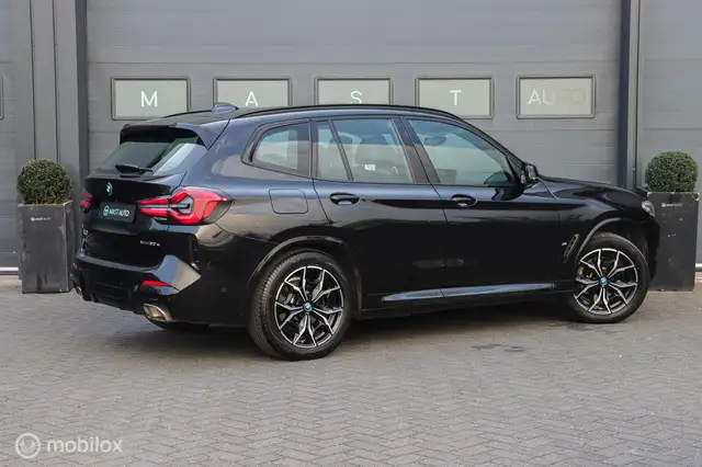 BMW X3 view 8
