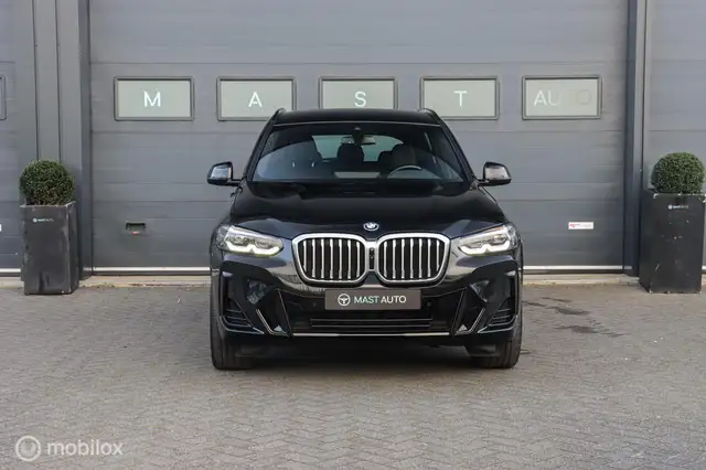 BMW X3 view 2