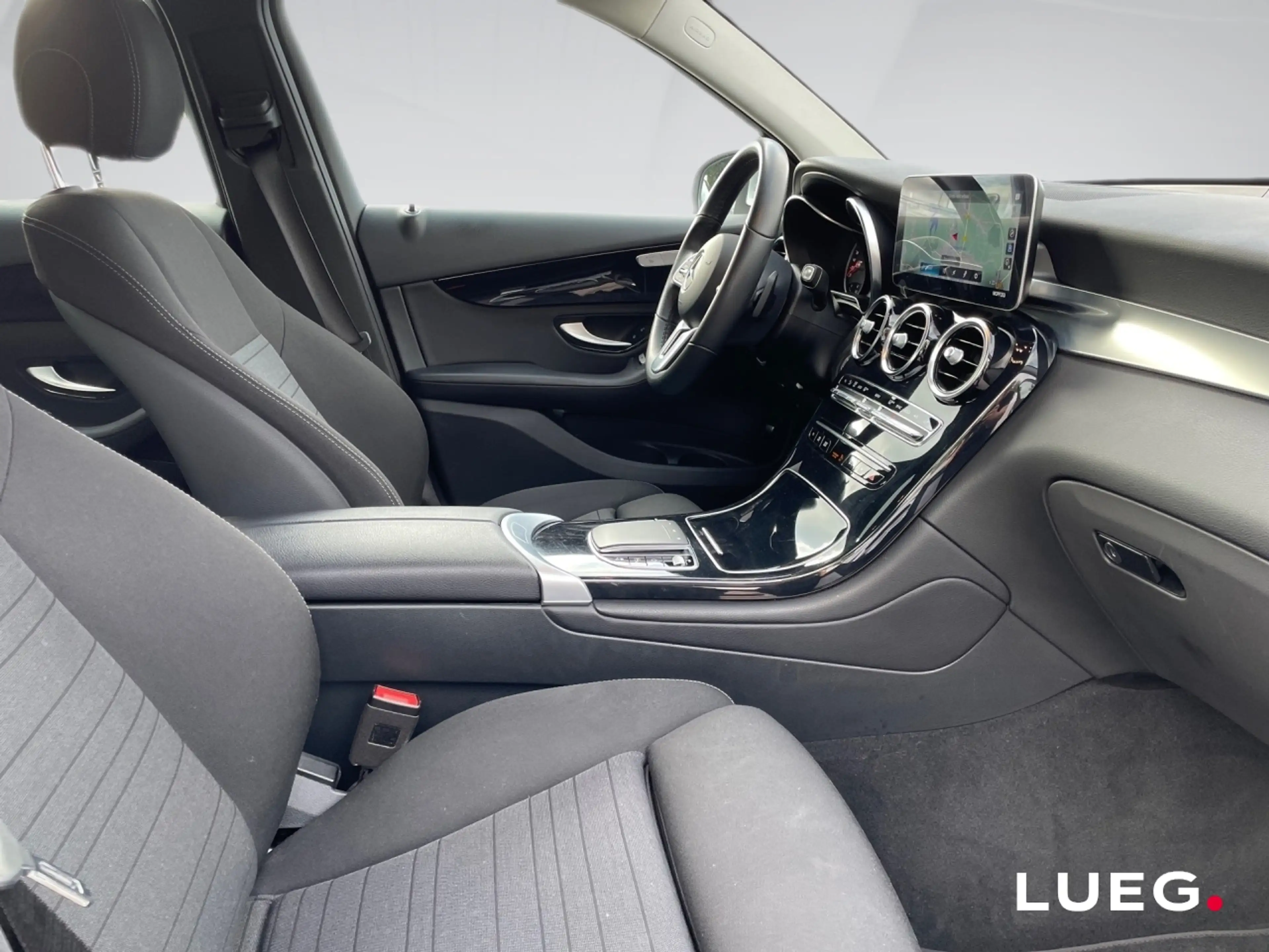 Mercedes-Benz GLC 400 d 4M AHK+AIRMATIC+LED+DISTRONIC — photo 9