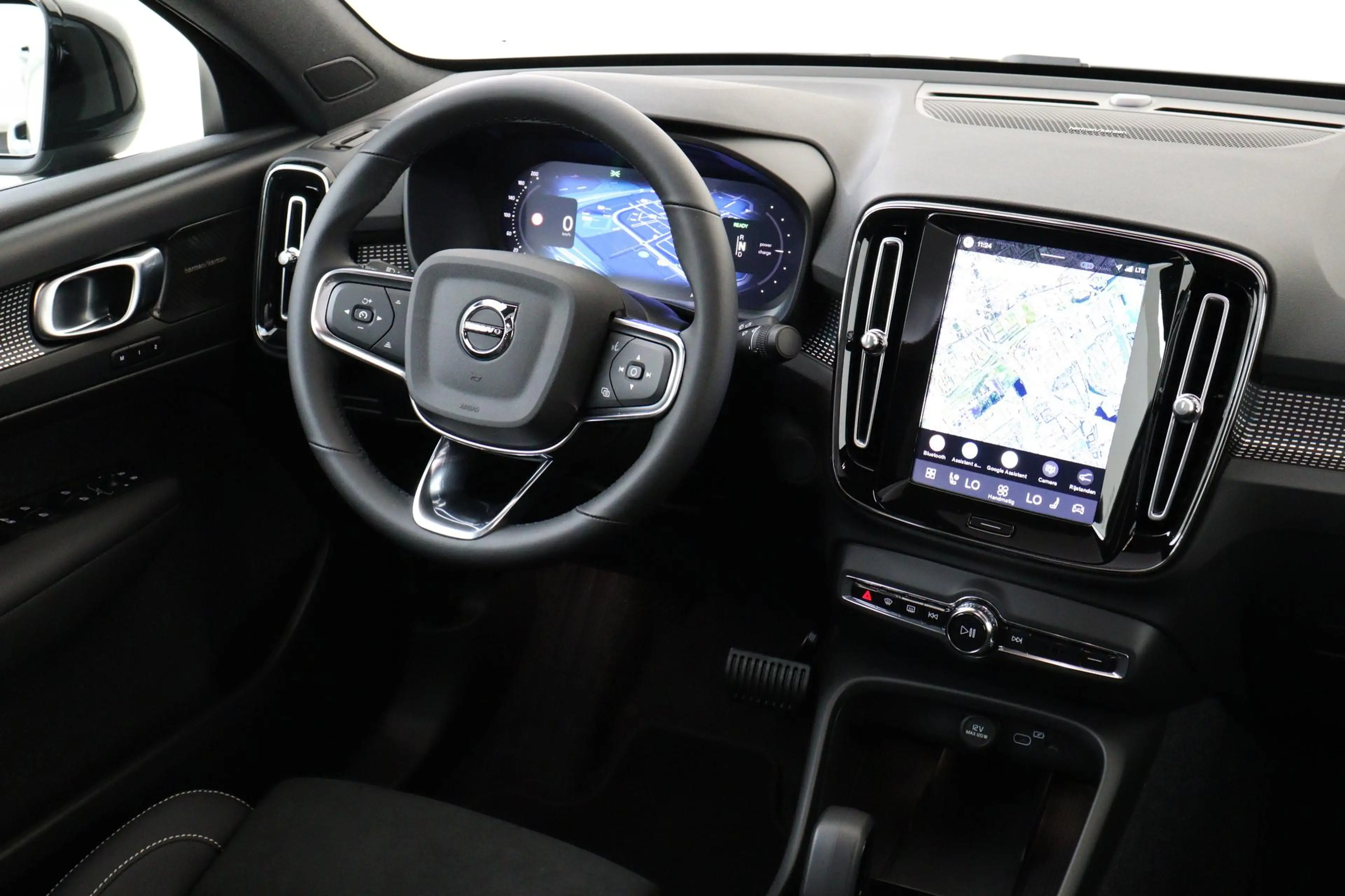 Volvo EC40 TWIN MOTOR ULTRA BLACK EDITION EUROPA 82 kWh *FULL — photo 6