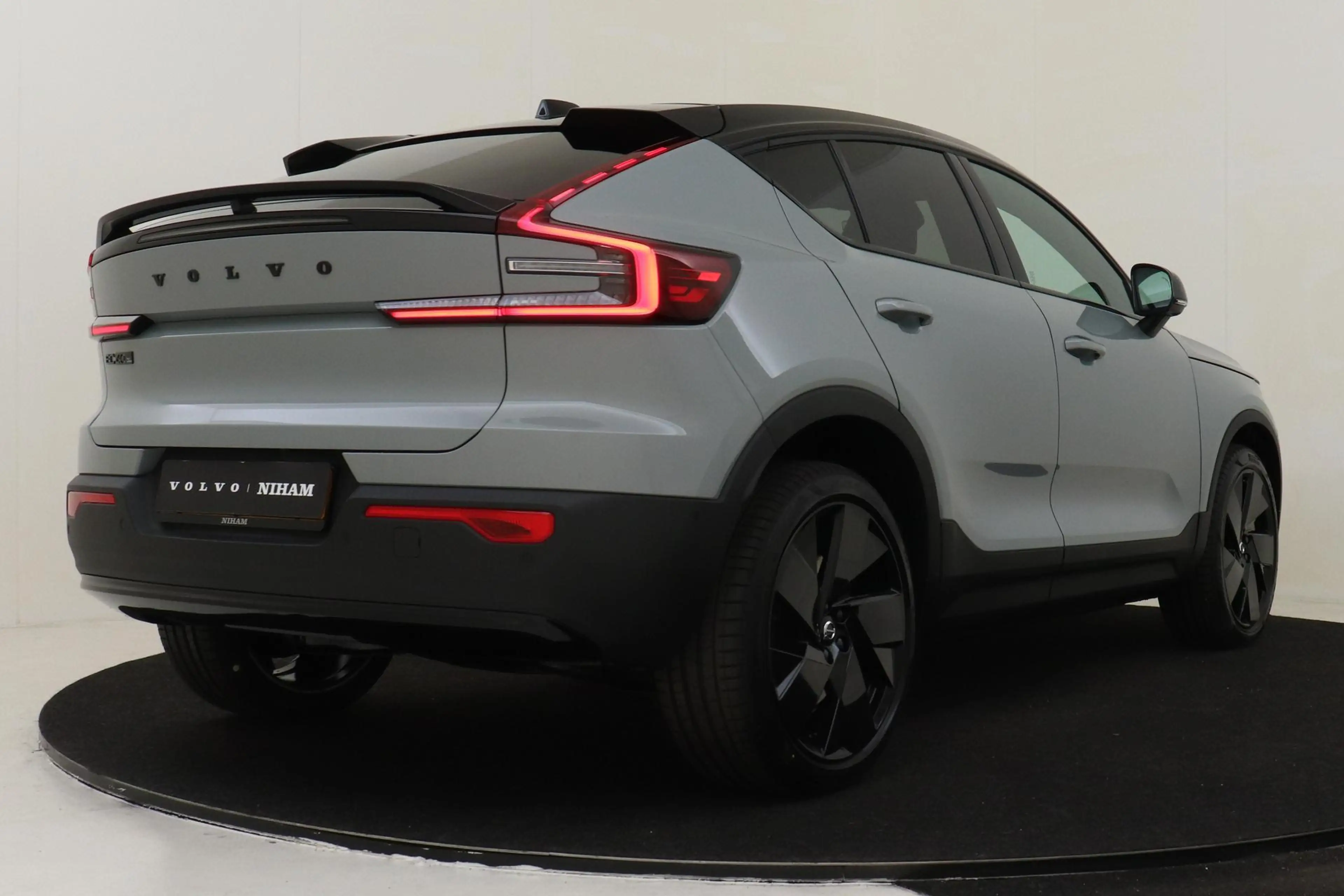 Volvo EC40 TWIN MOTOR ULTRA BLACK EDITION EUROPA 82 kWh *FULL — photo 3