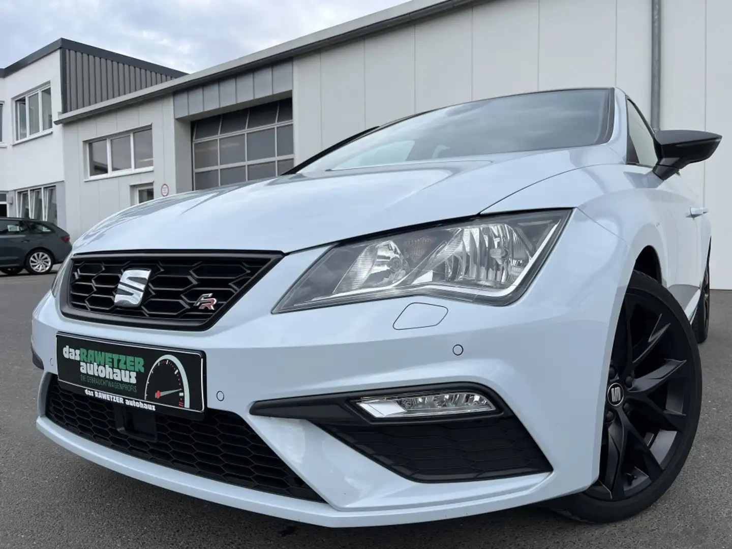 SEAT Leon 2.0 TDI DSG FR-Line Black Matt Edition 125€ m. 2 Grau - 1