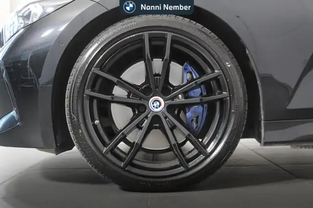 BMW 3 Series view 10