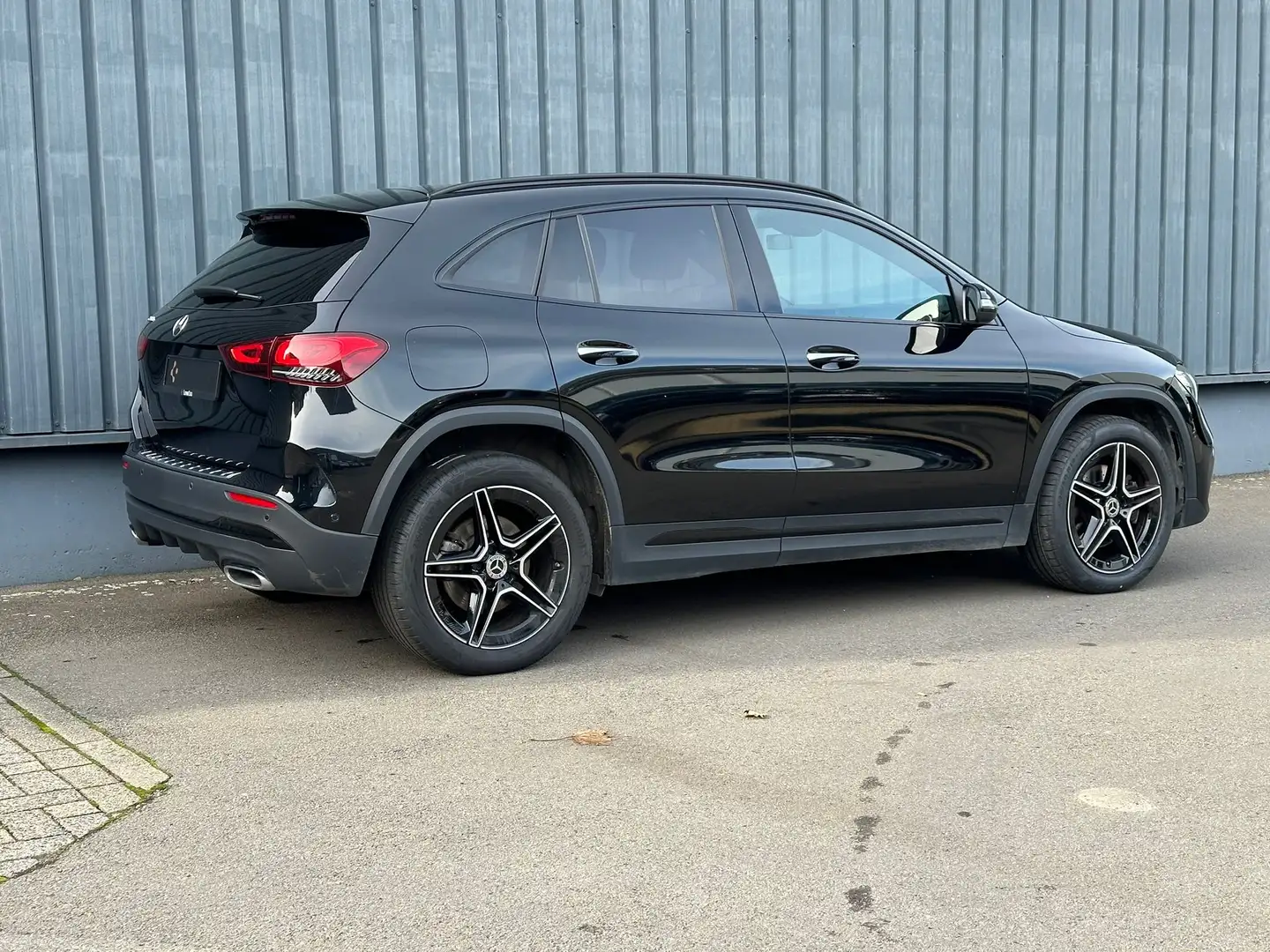 Mercedes-Benz GLA 250 GLA 250 e PHEV AMG Line Zwart - 2