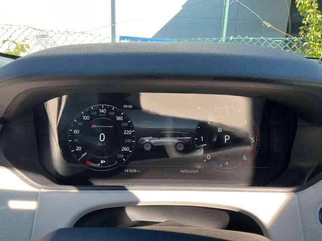 Imagine Land Rover Range Rover Velar 3.0 V6 Diesel R-Dynamic S