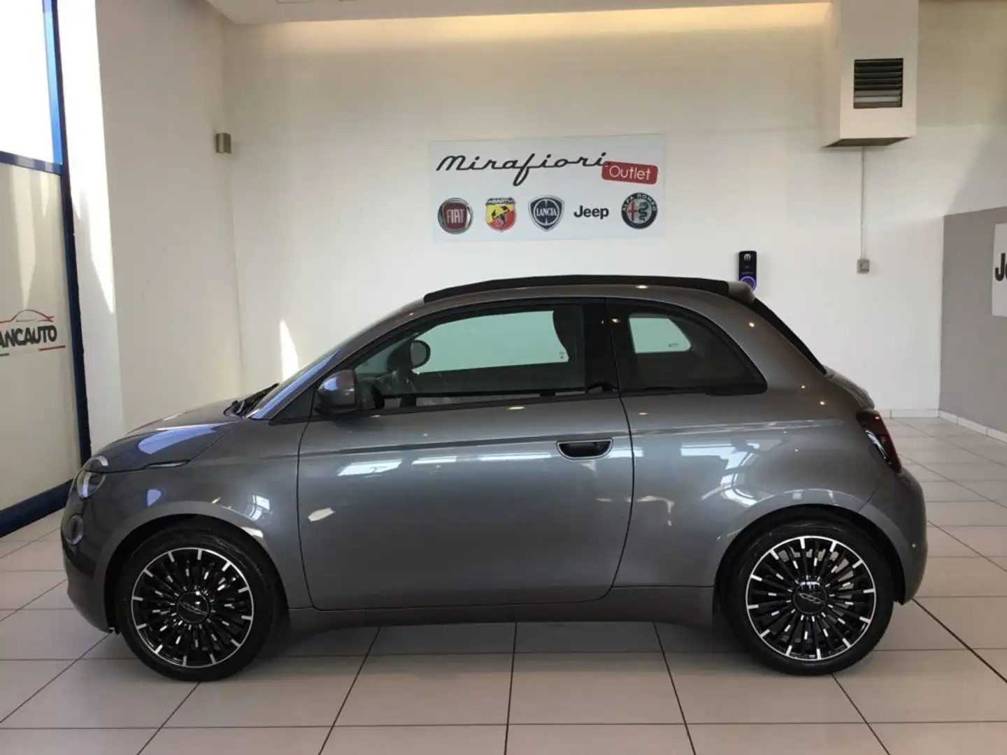 Fiat 500e Icon Cabrio 42 kw Gris - 1