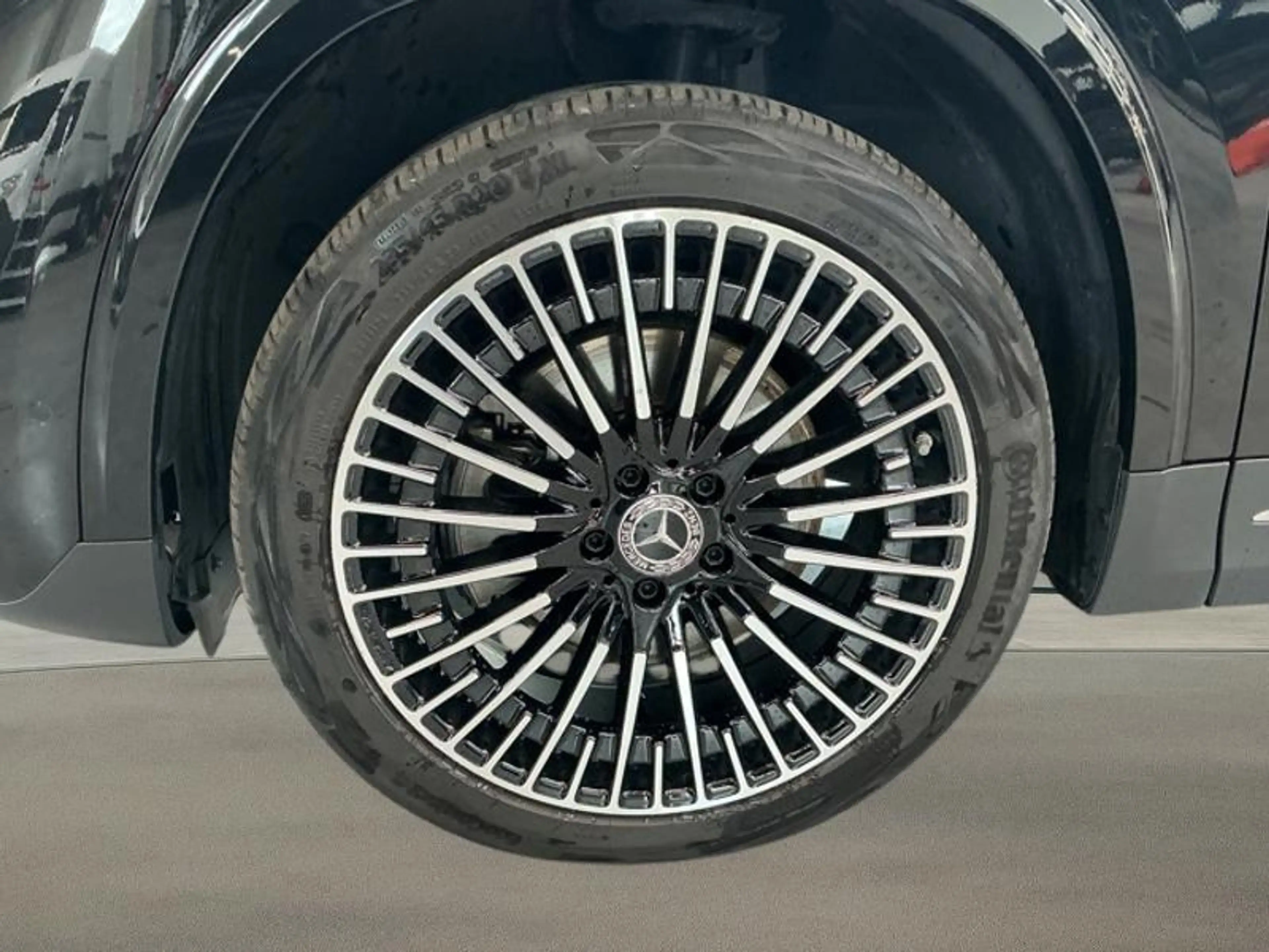 Mercedes-Benz EQA 250 + AMG Pano Attelage Burmester — photo 10