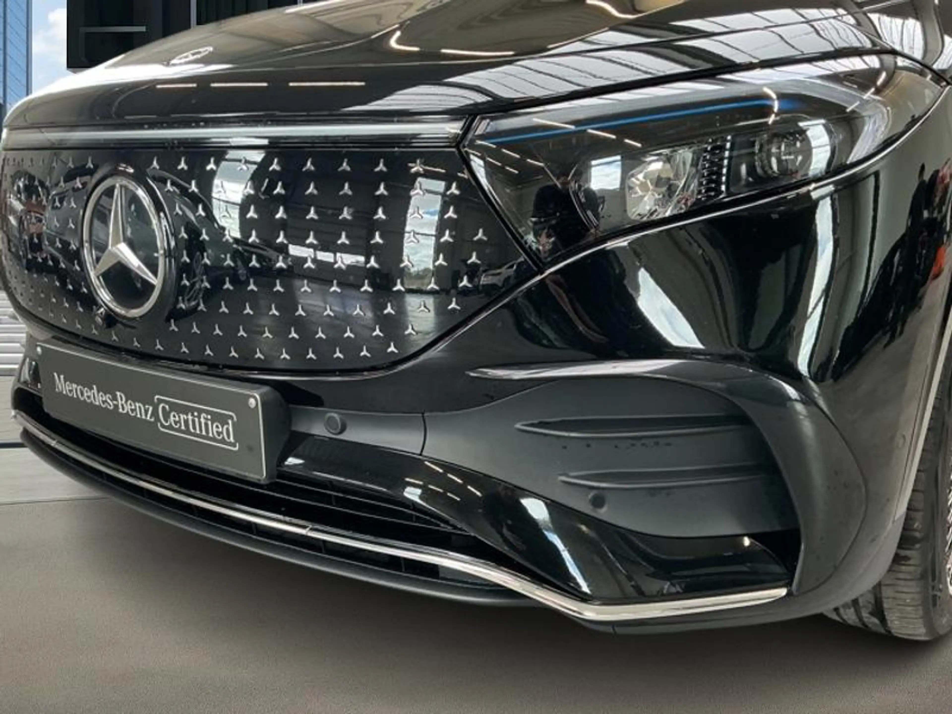 Mercedes-Benz EQA 250 + AMG Pano Attelage Burmester — photo 5