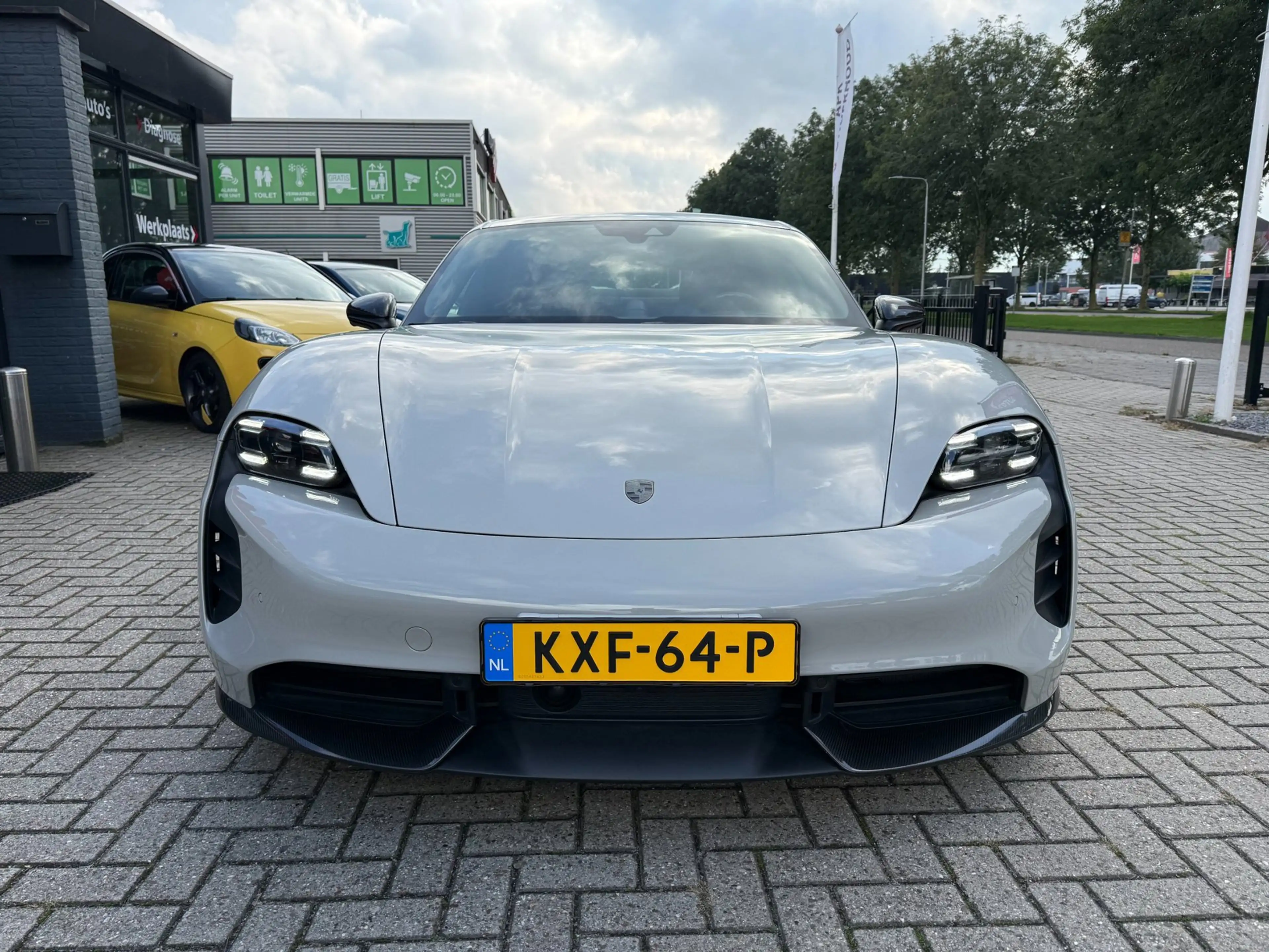 Porsche Taycan 4S Performance | Sportchrono | Panorama dak | Carb — photo 2
