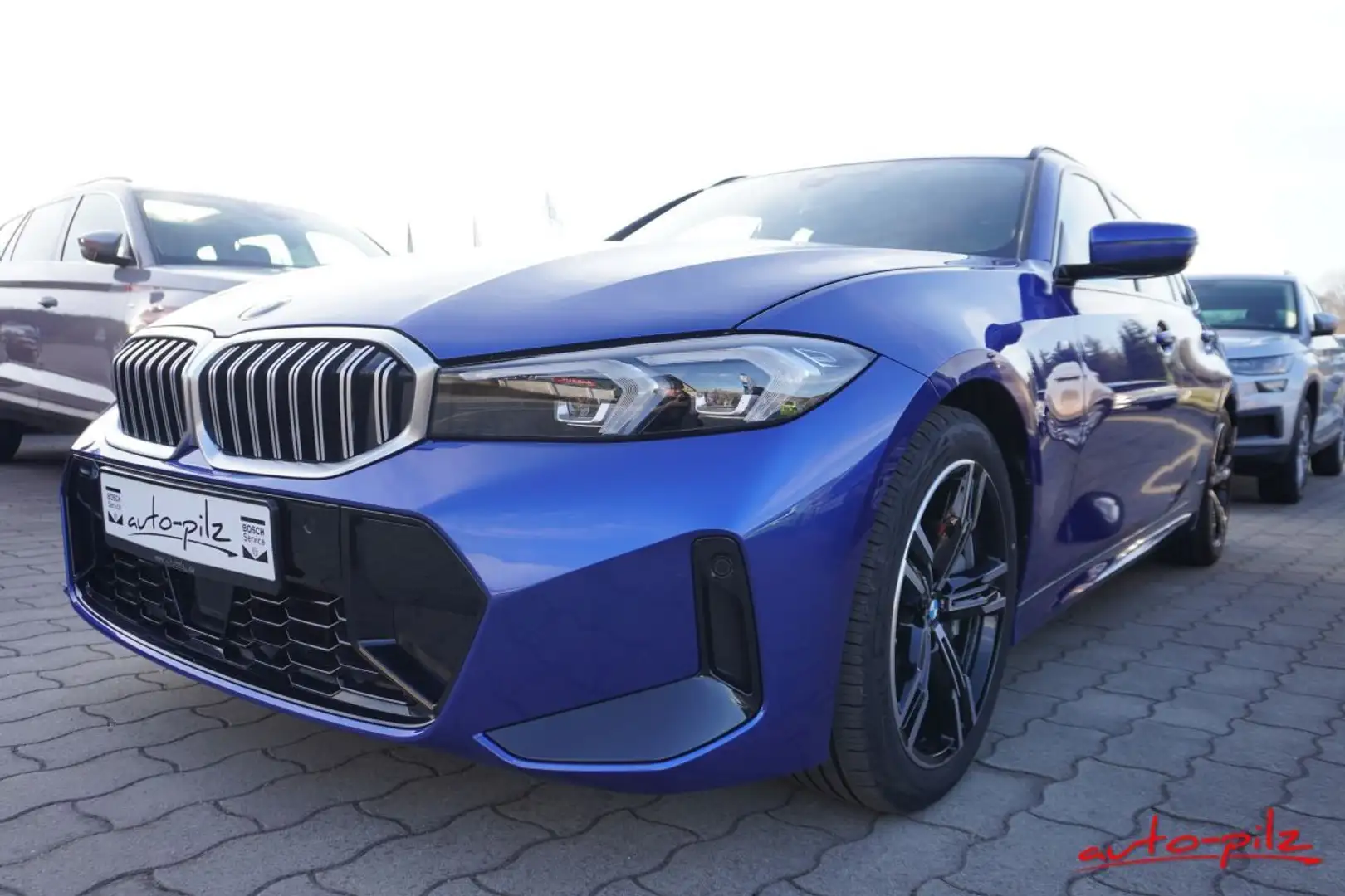 BMW 330 3 Touring 330 i xDrive M Sport Pano Hifi Blau - 1