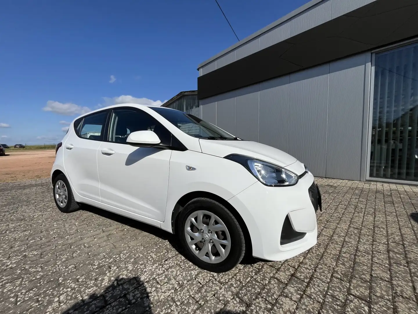 Hyundai i10 1.0 Trend +GANZJAHRESREIFEN Blanco - 2