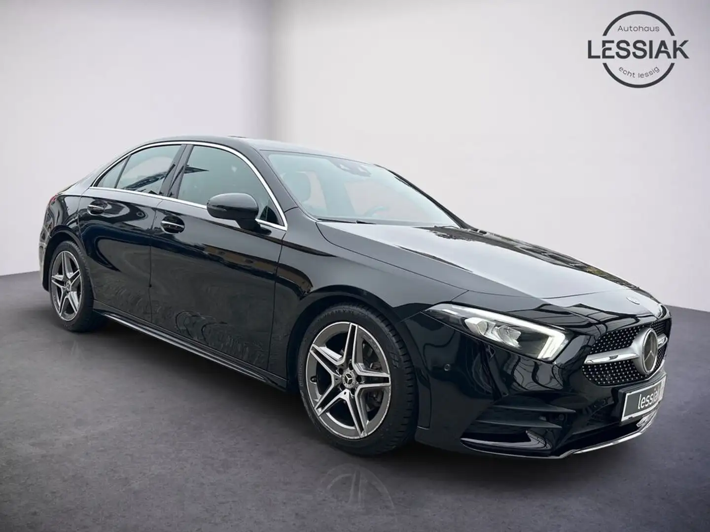 Mercedes-Benz A 180 d | AMG | Fahrass.Paket | Smartphone | 360° Schwarz - 2