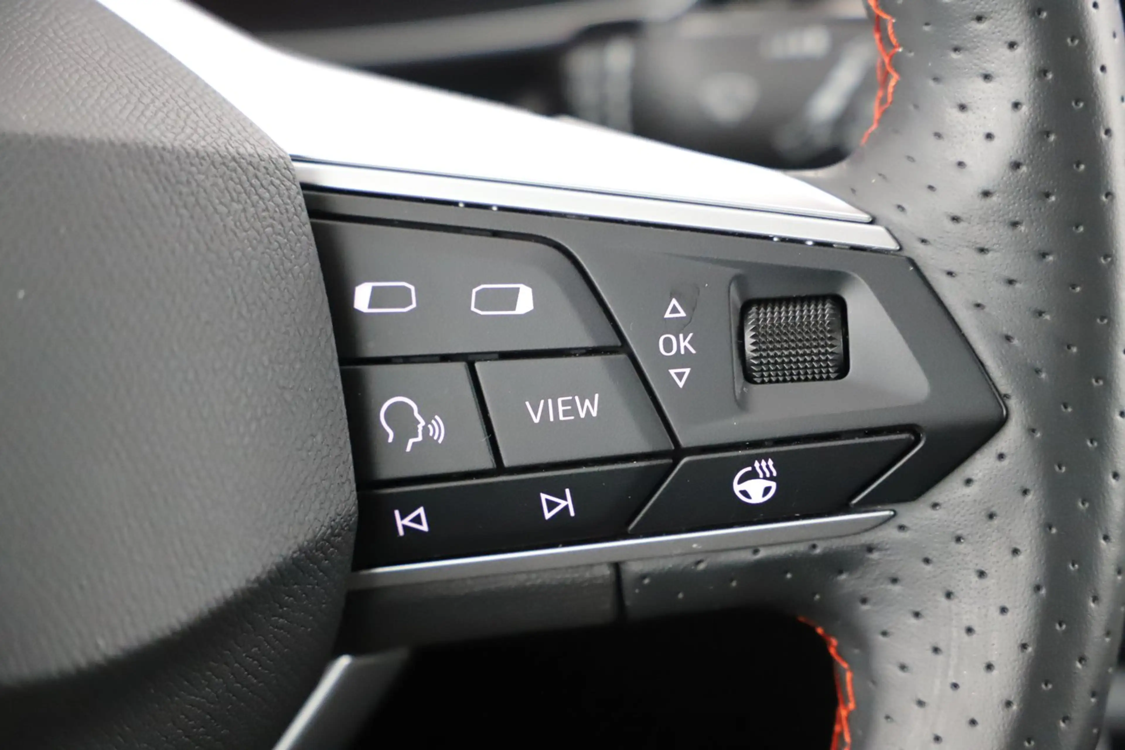 SEAT Leon FR 1.0 TSI — photo 10