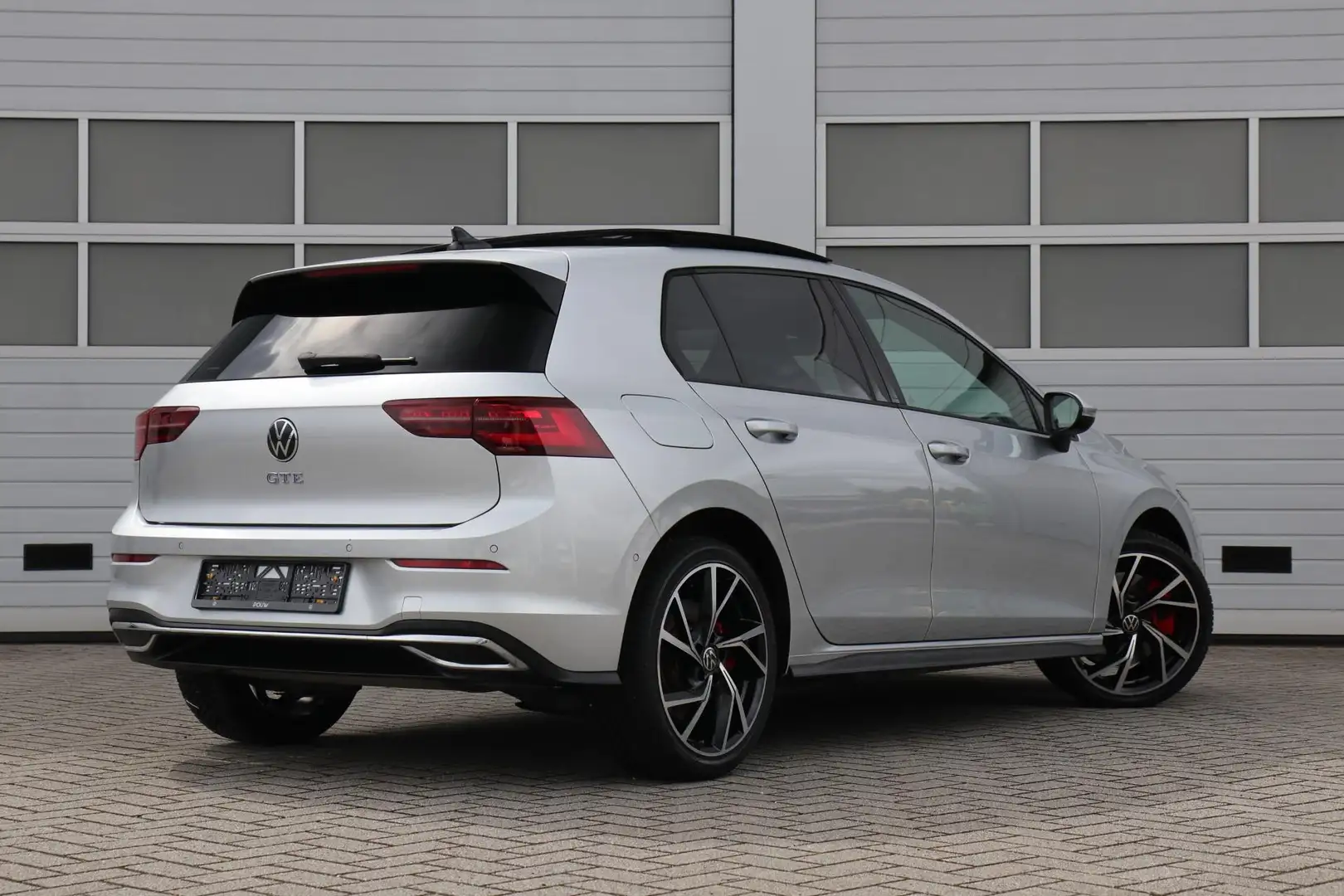 Volkswagen Golf GTE 1.4 eHybrid 245pk DSG | SoH 93% | Panoramadak | He Argento - 2