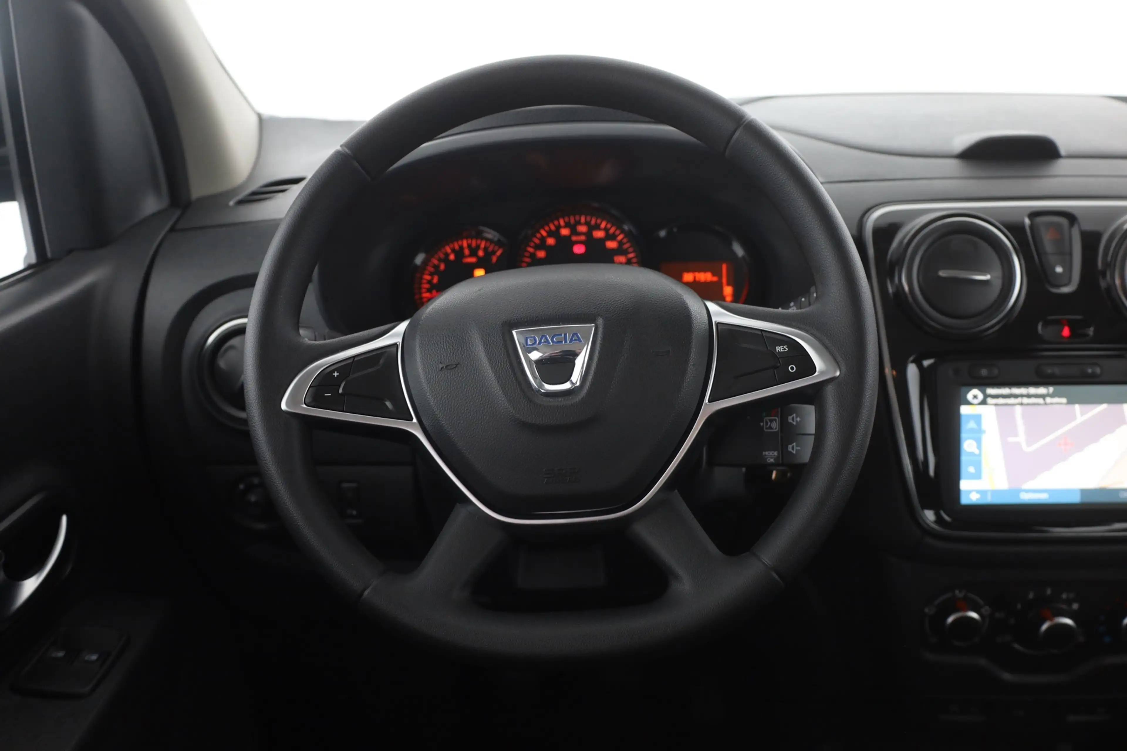 Dacia Lodgy 1.3 TCE Comfort 7-Sitzer Navi Tempomat PDC — photo 13