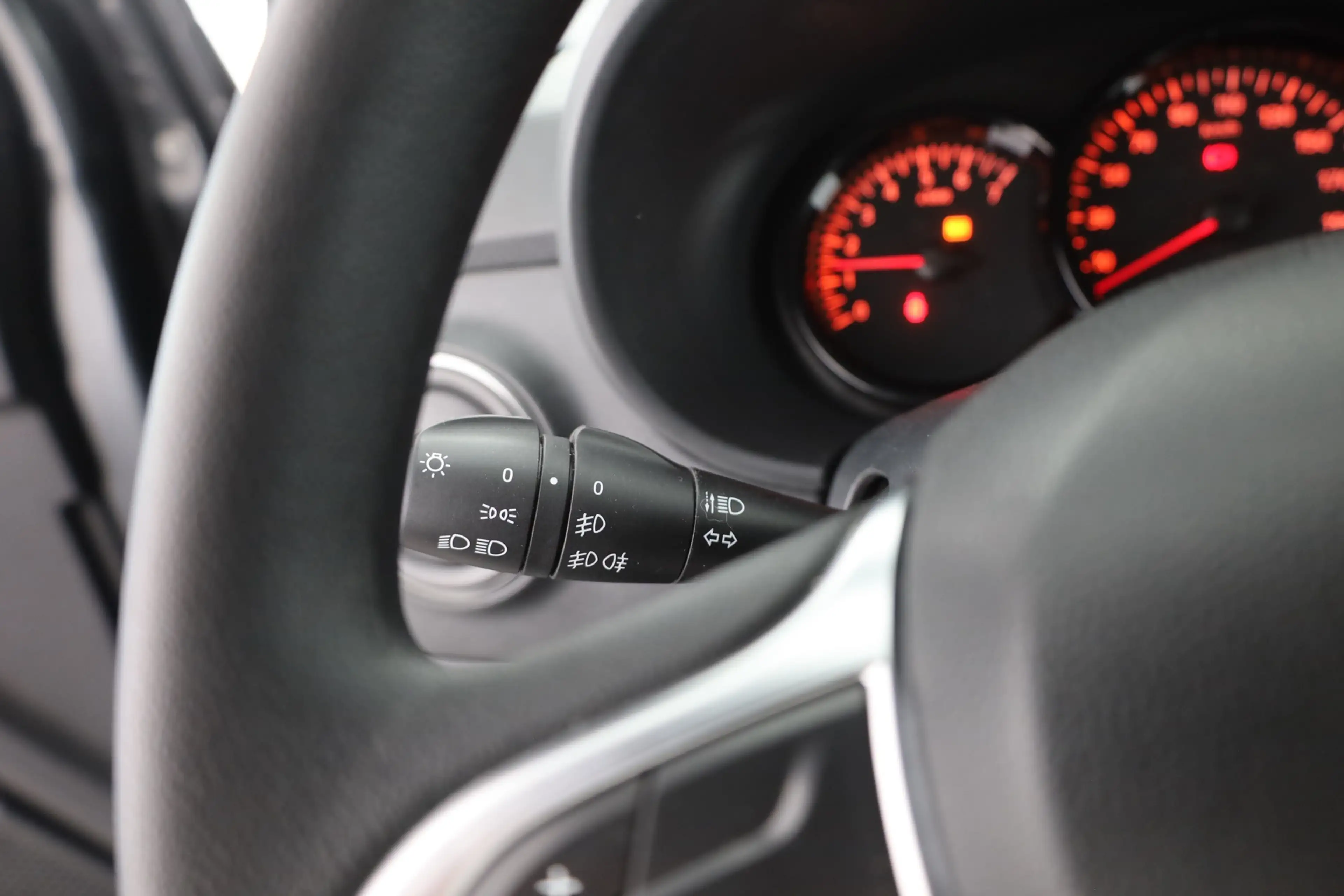 Dacia Lodgy 1.3 TCE Comfort 7-Sitzer Navi Tempomat PDC — photo 15