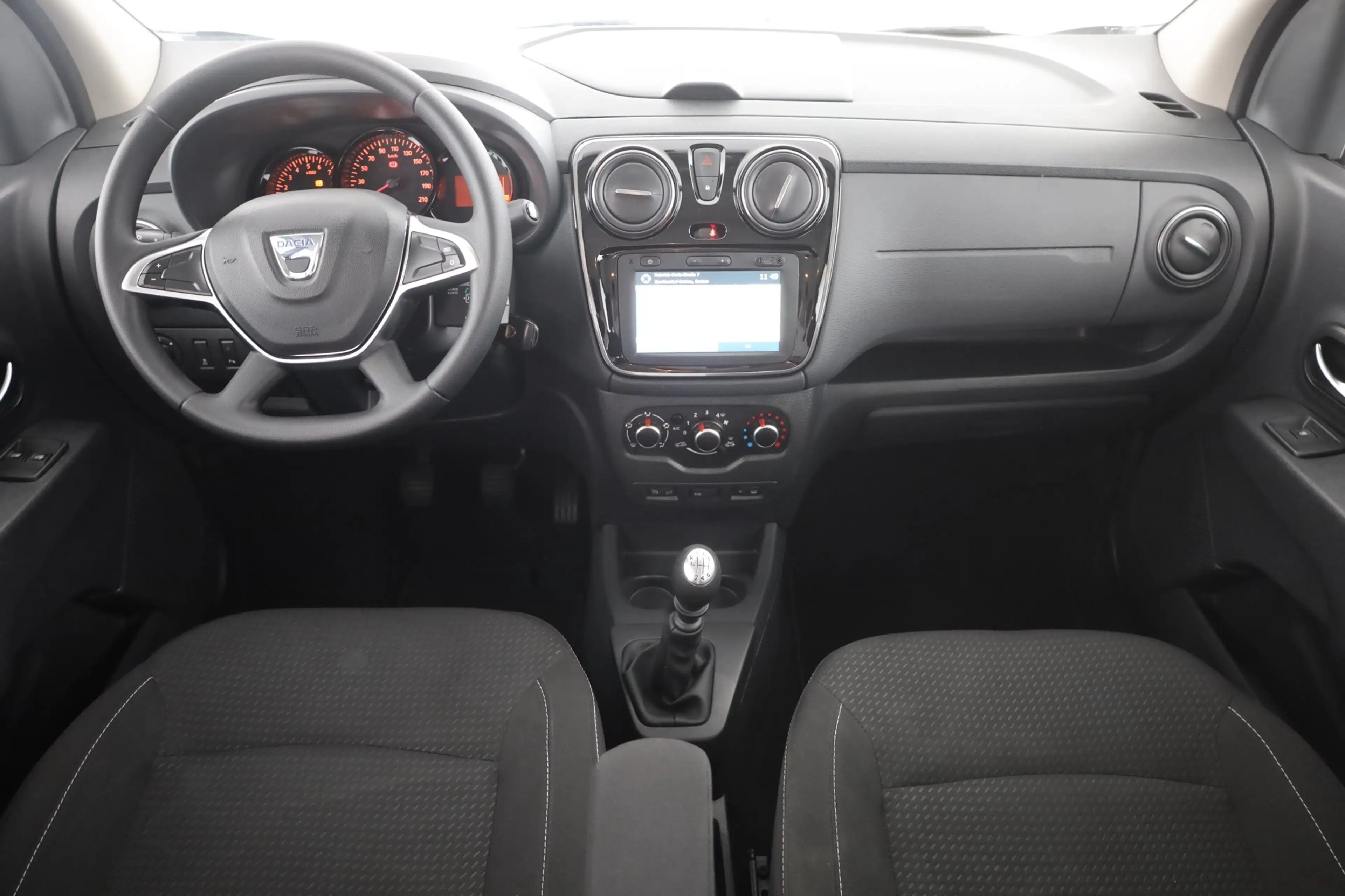 Dacia Lodgy 1.3 TCE Comfort 7-Sitzer Navi Tempomat PDC — photo 9