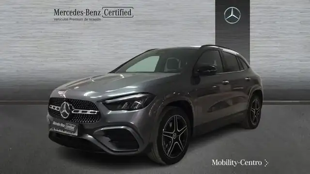 Mercedes-Benz GLA 250 e con tecnología híbrida EQ