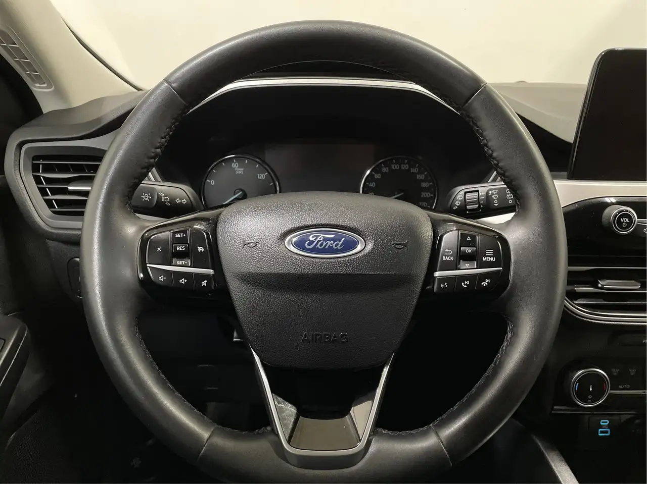Ford Escape снимка Ford Escape