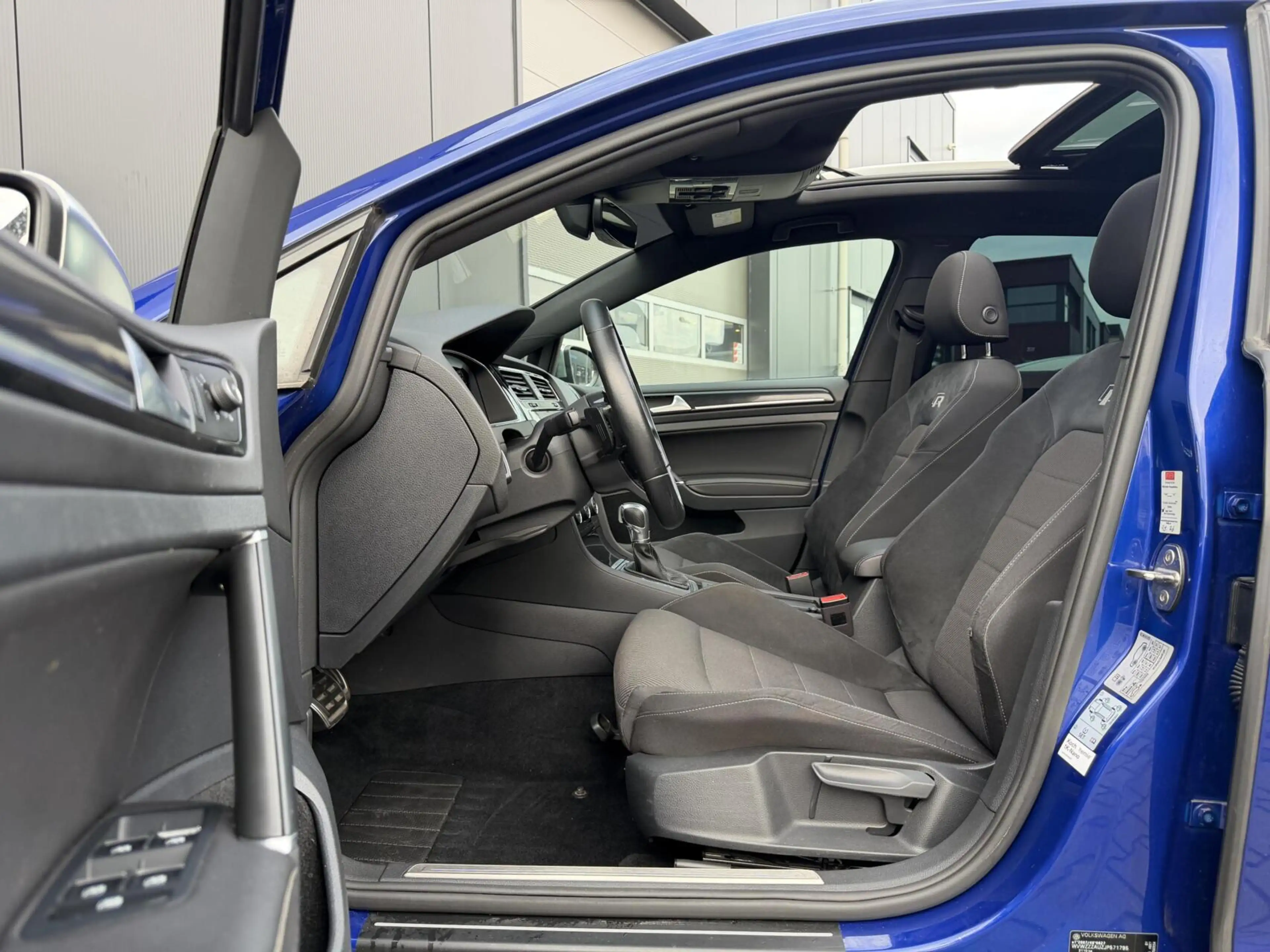 Volkswagen Golf Variant 2.0 TSI 4Motion R |pano|KW — photo 11