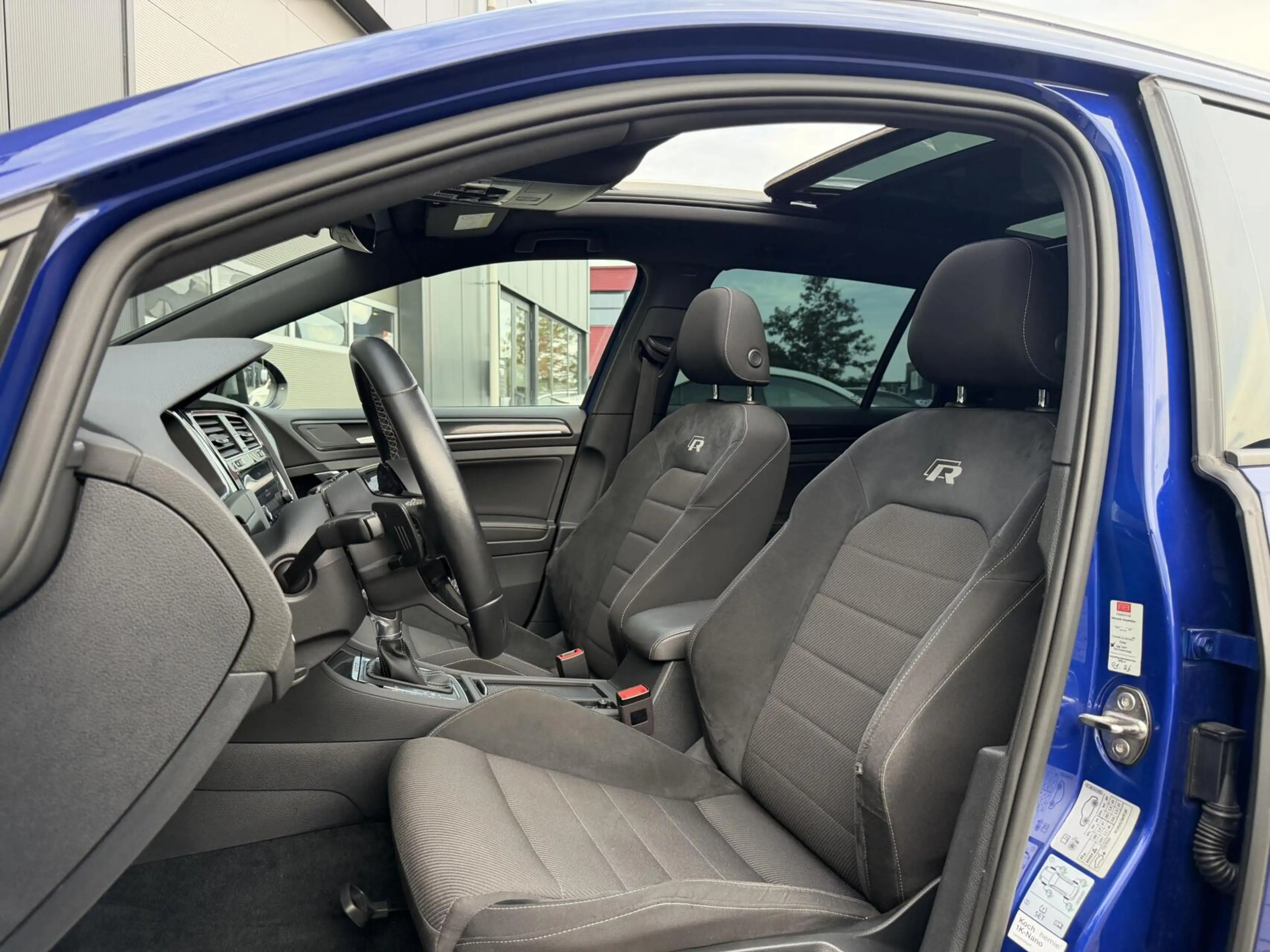 Volkswagen Golf Variant 2.0 TSI 4Motion R |pano|KW — photo 12