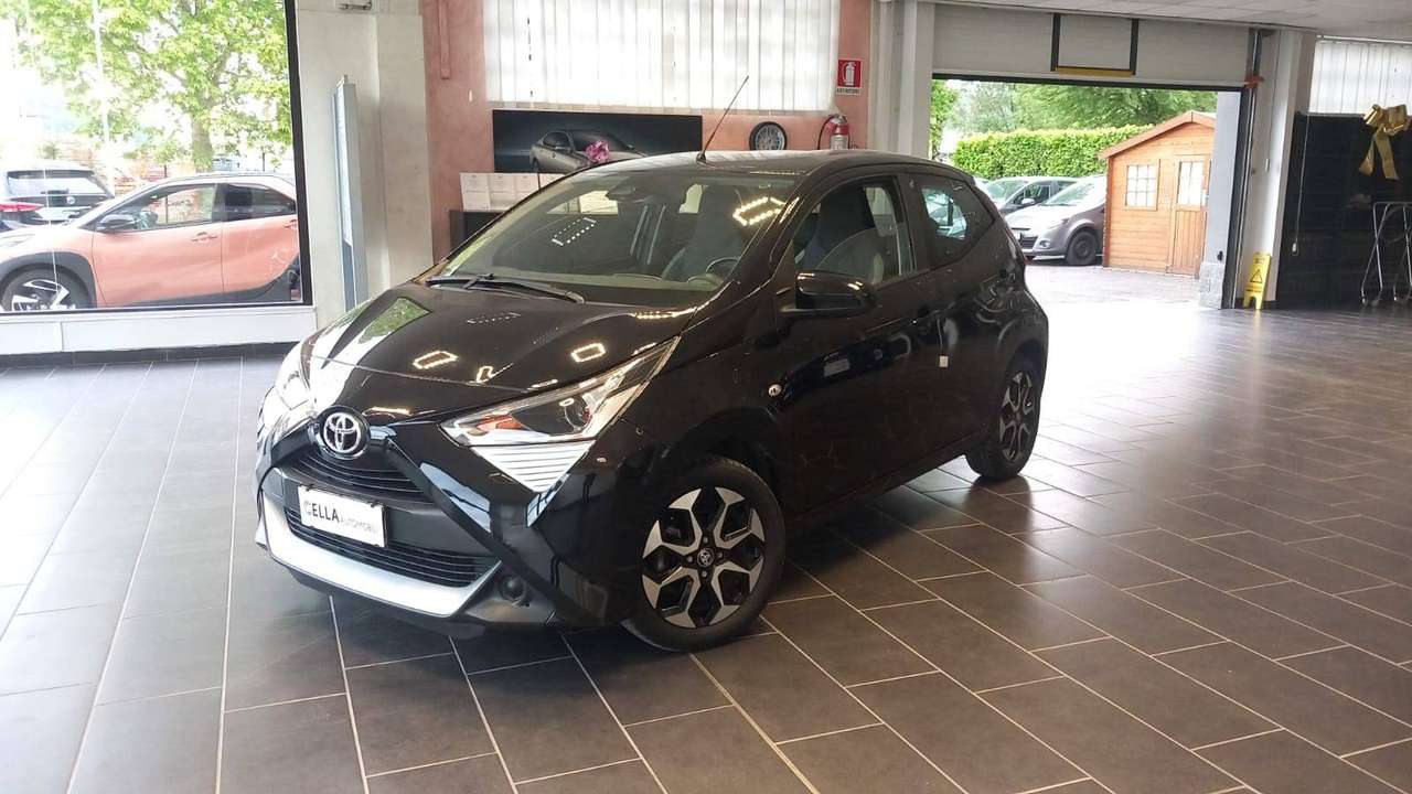 Toyota Aygo Aygo II 2018 5p 5p 1.0 x-fun 72cv