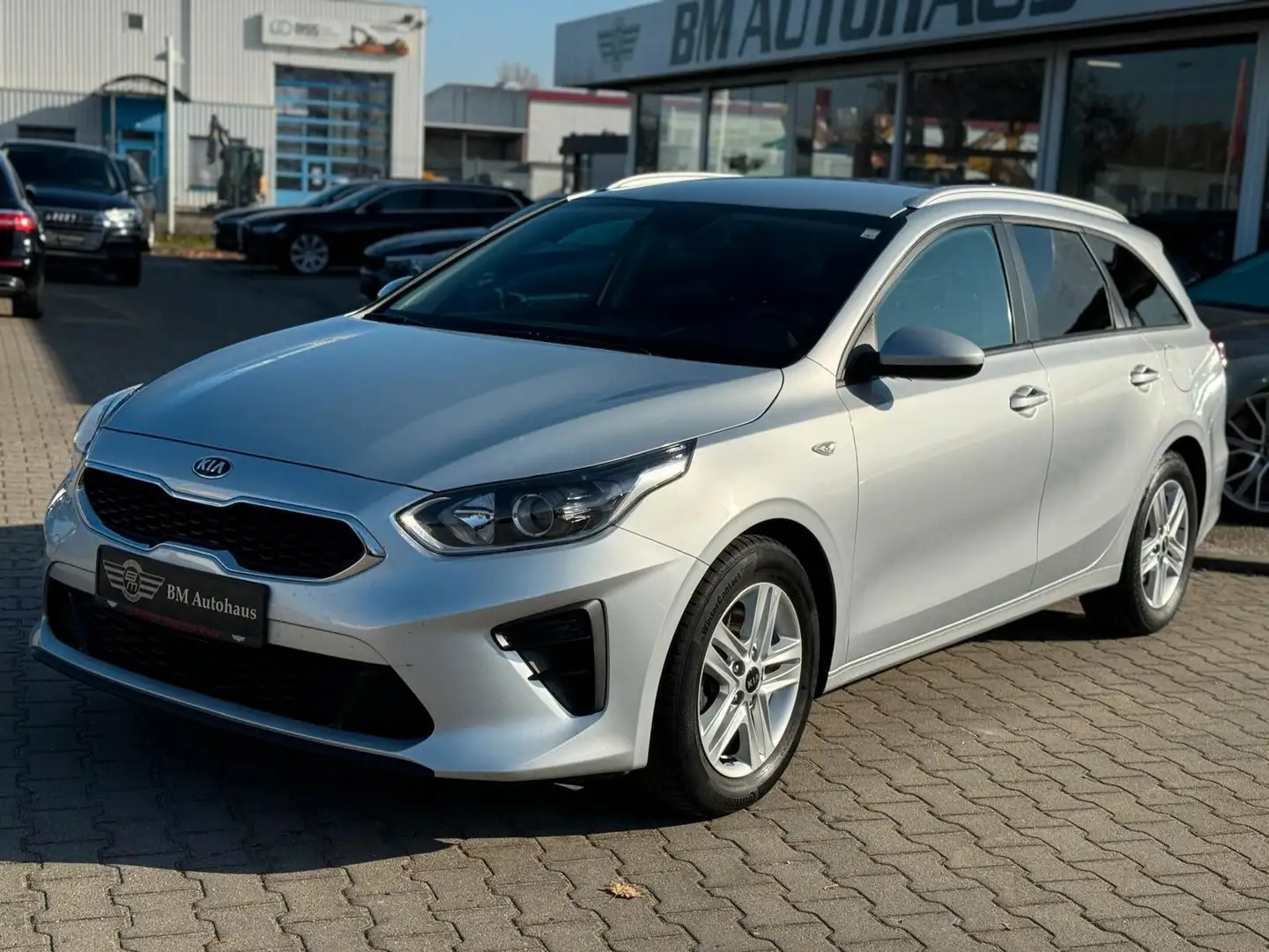 Kia Ceed SW / cee'd SW "Attract"1.HAND*DAB*KAMERA*SPUR Plateado - 2