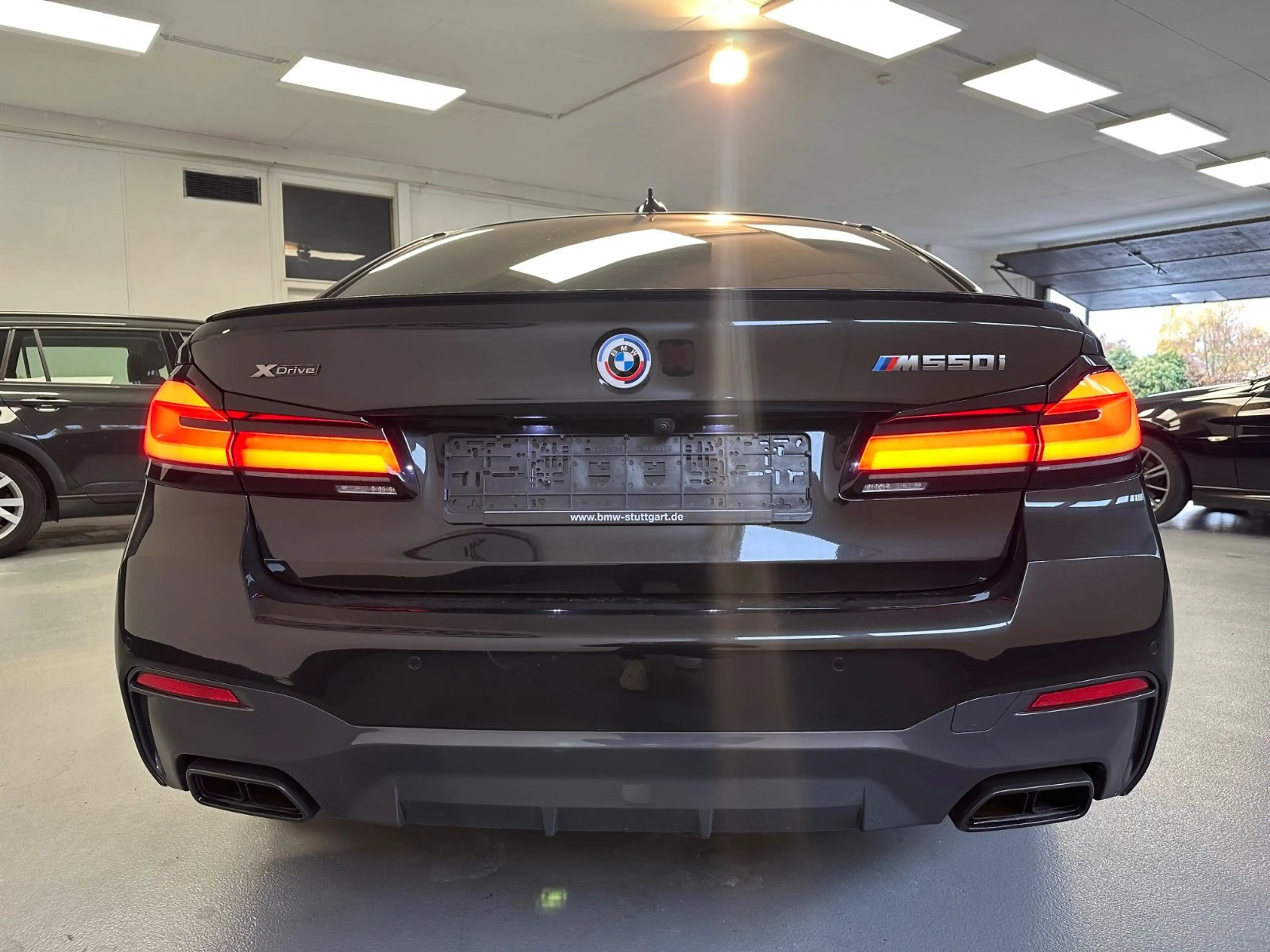 BMW 550 I A X DRIVE*LEDER*NAVI*GSD*HEAD UP*STDHZ*LED — photo 10