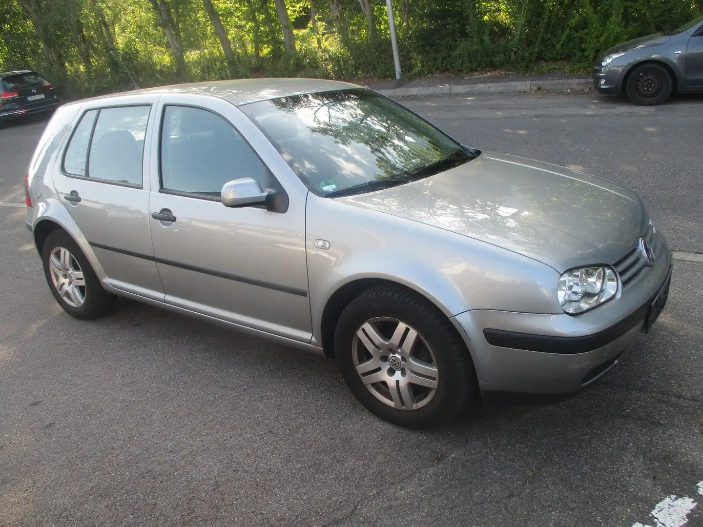 Volkswagen Golf 1.4 Special**KLIMA**ALU**TÜV-AU-NEU Grau - 1