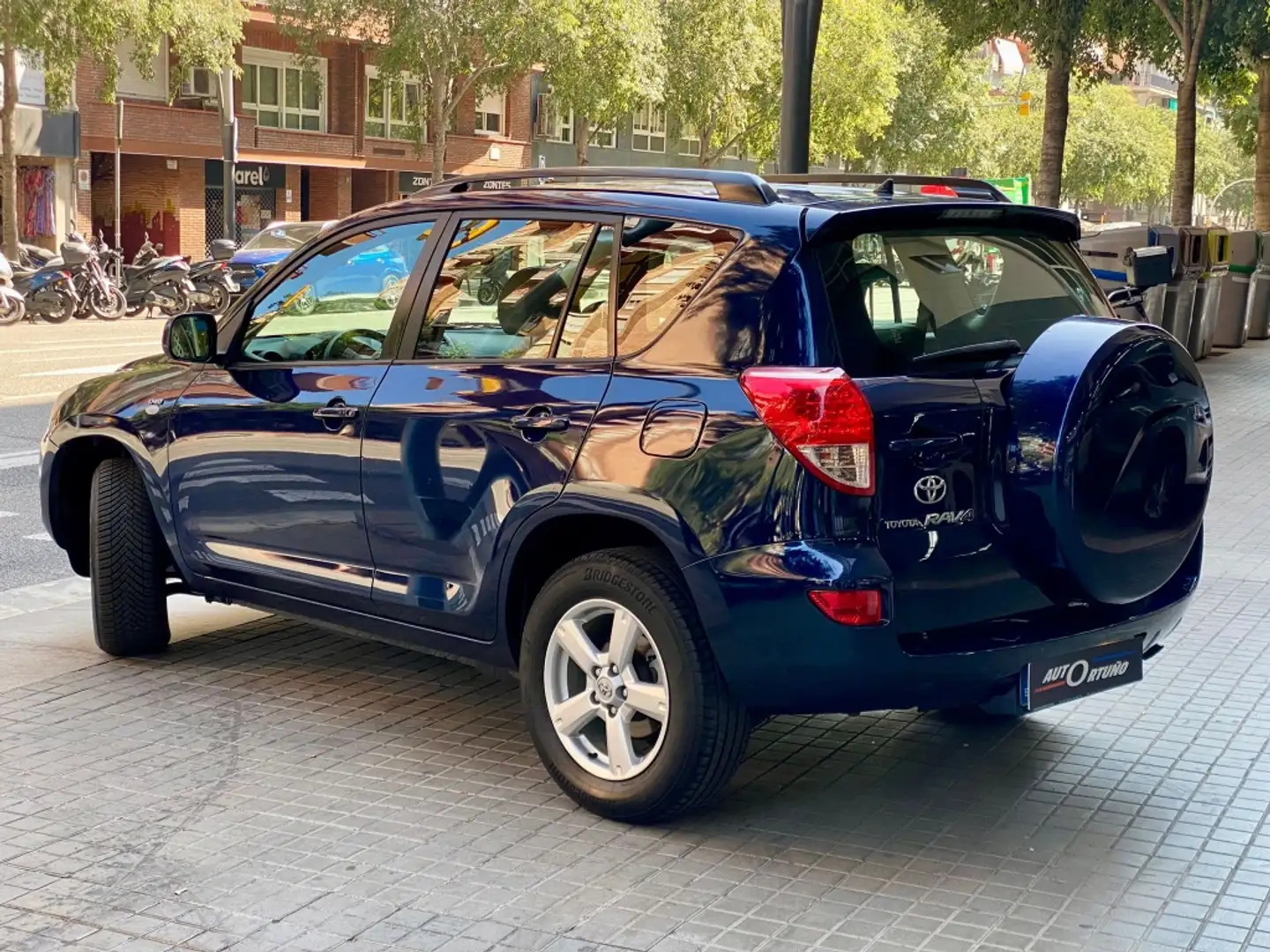 Toyota RAV 4 2.2D-4D Executive Синий - 2