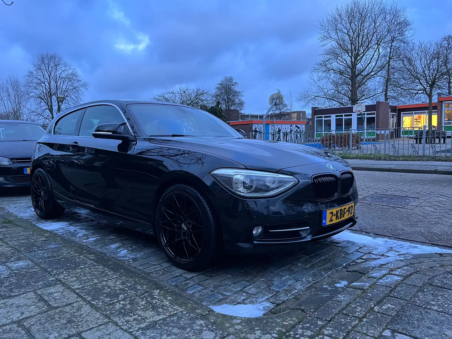 BMW 114 i Business+ Czarny - 1
