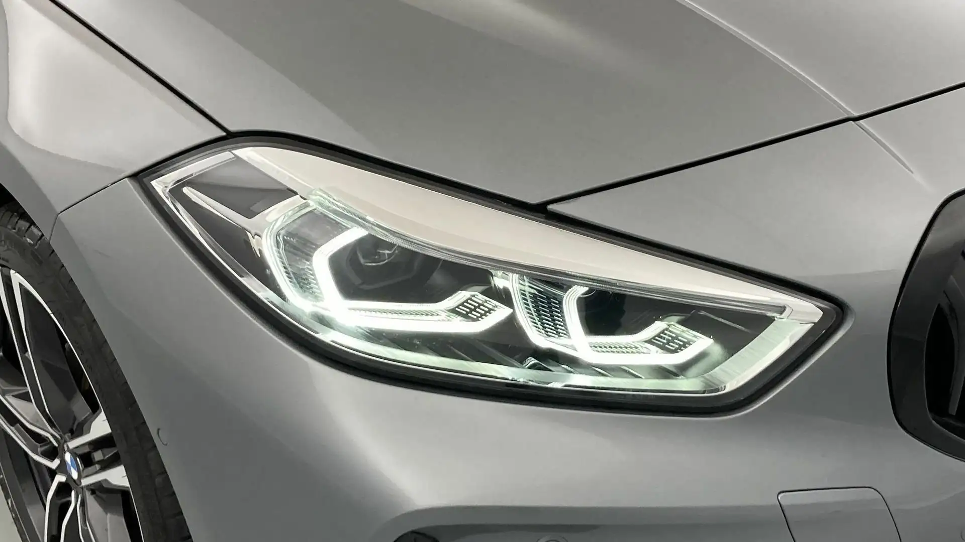 BMW 118 118i Zilver - 2