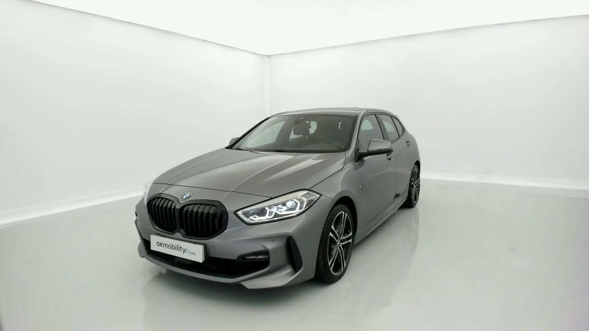 BMW 118 118i Stříbrná - 1