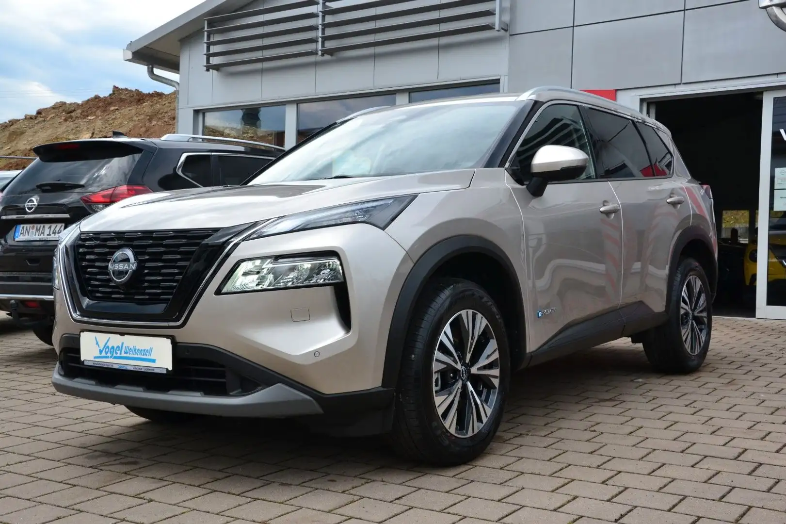 Nissan X-Trail X-TRAIL 1.5 VC-T e-Power e-4ORCE 4x4 N-Connecta Zilver - 1