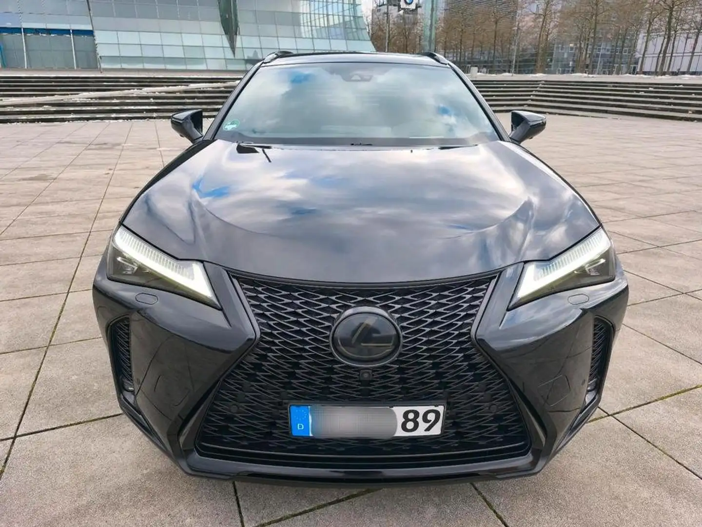 Lexus UX 250h F SPORT Hybrid 360 Kamera Mark Levinson Černá - 2