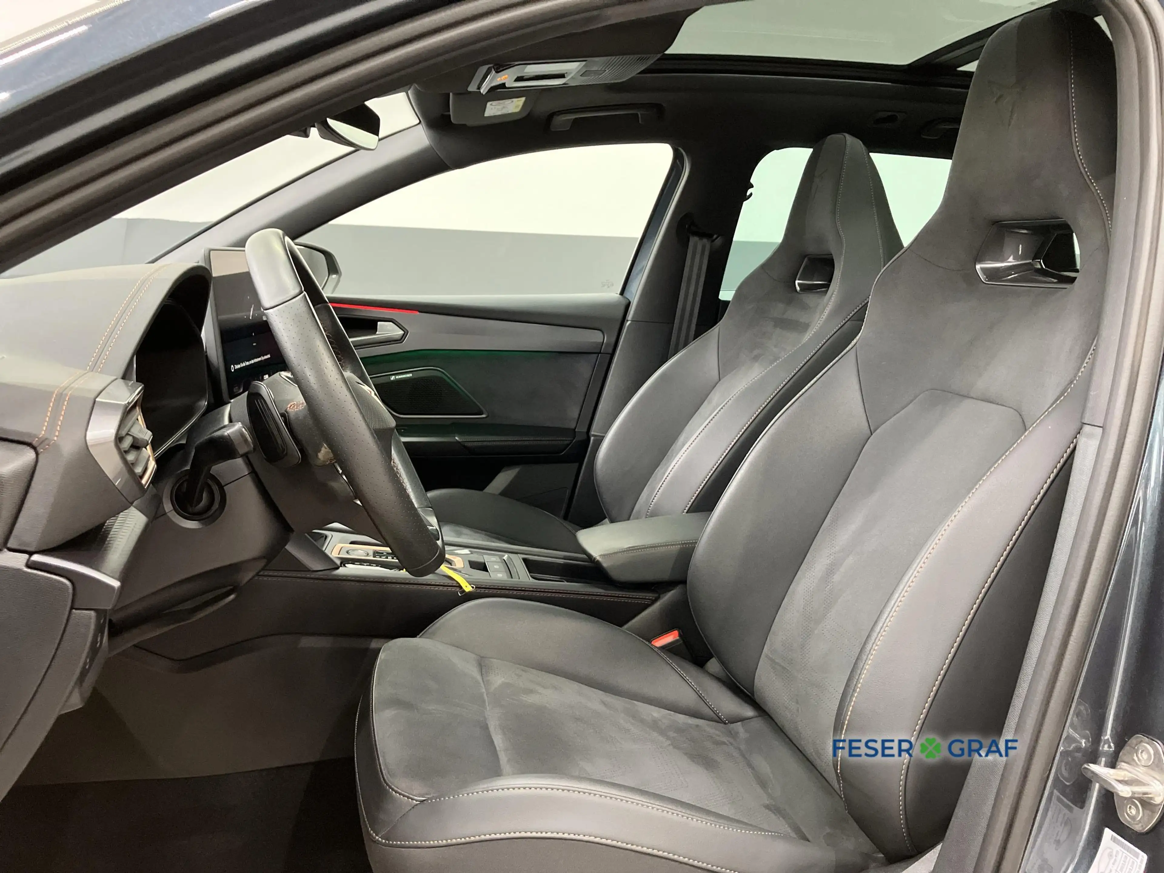 CUPRA Leon SP VZ 2.0 TSI DSG AHK*LED*DCC*ACC*NAVI*19" — photo 6