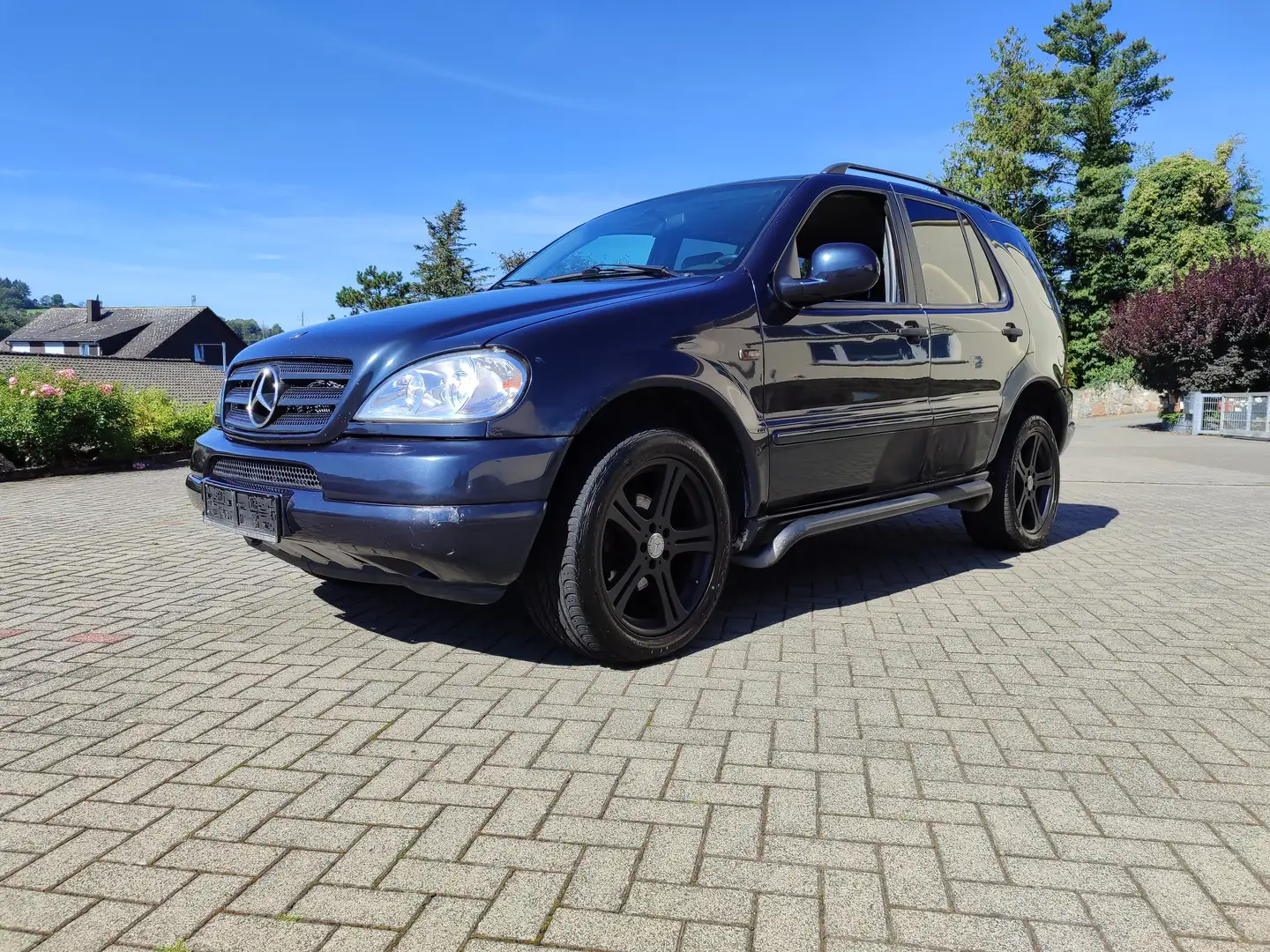 Mercedes-Benz ML 430 V8 4,3 Liter Benzin *272Ps* Automatik Blau - 1