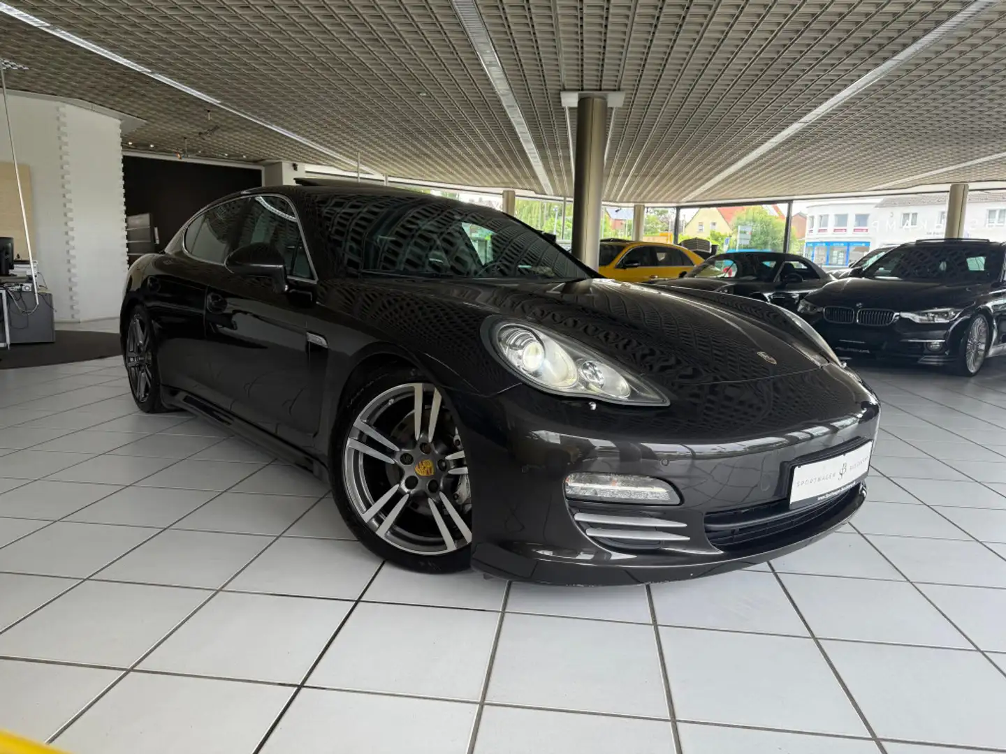 Porsche Panamera 4S S-DACH BI-XENON 20LM MEMORY PDC Grijs - 2