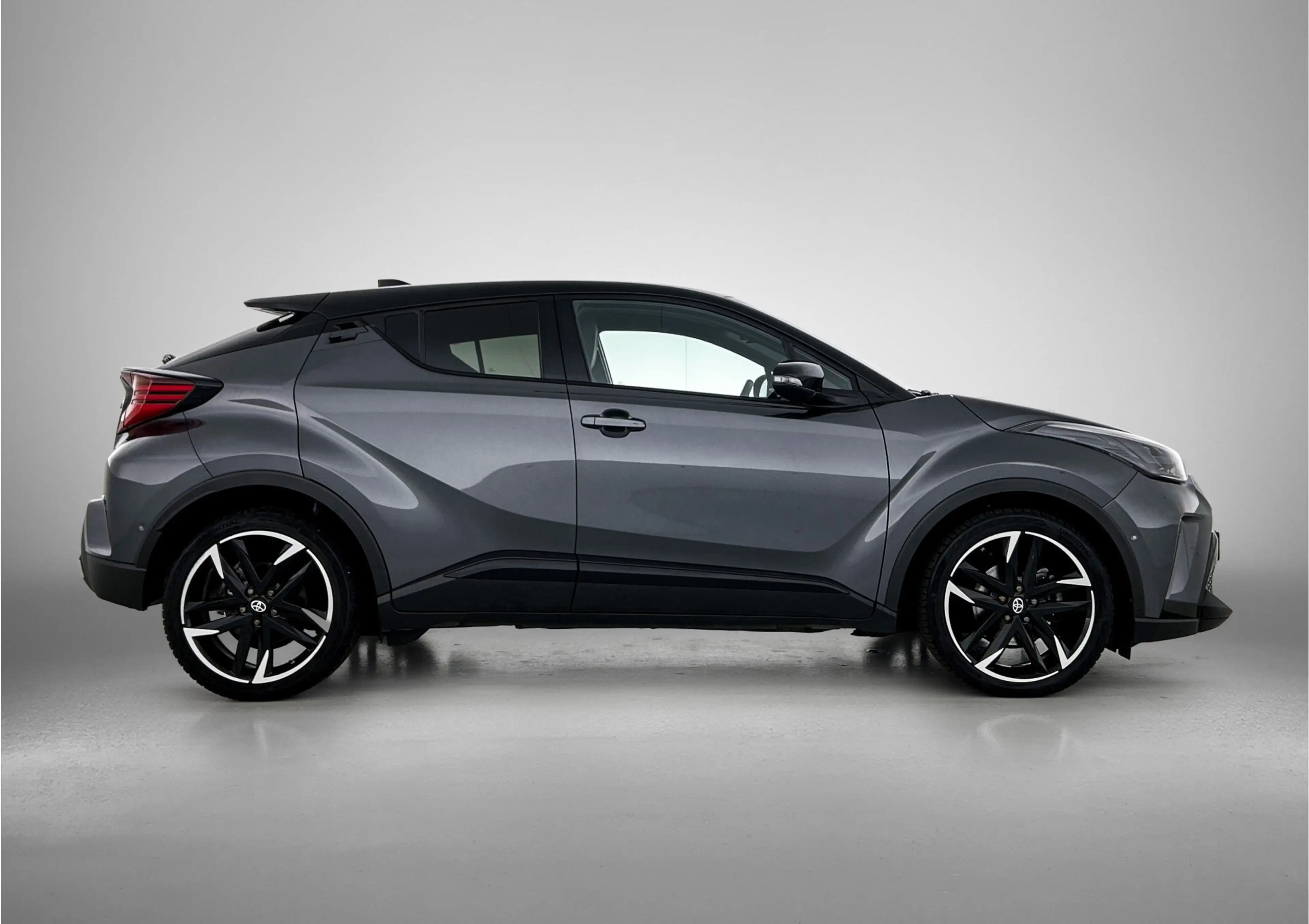 Toyota C-HR 2.0 Hybrid GR-Sport | JBL | Dodehoek detectie | El — photo 13