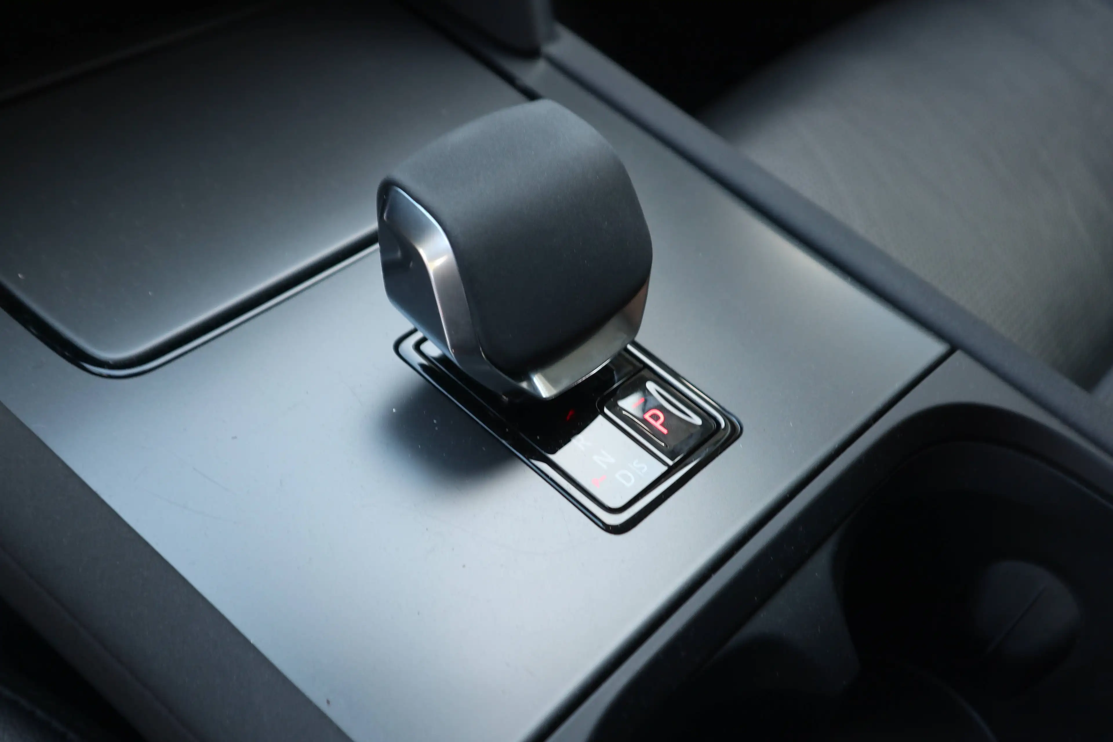 Land Rover Discovery Sport PHEV/P300e S/4X4 /1 eig /Leder/Panodak/Camera/elektr Trekh/historiek landrover ! — photo 12