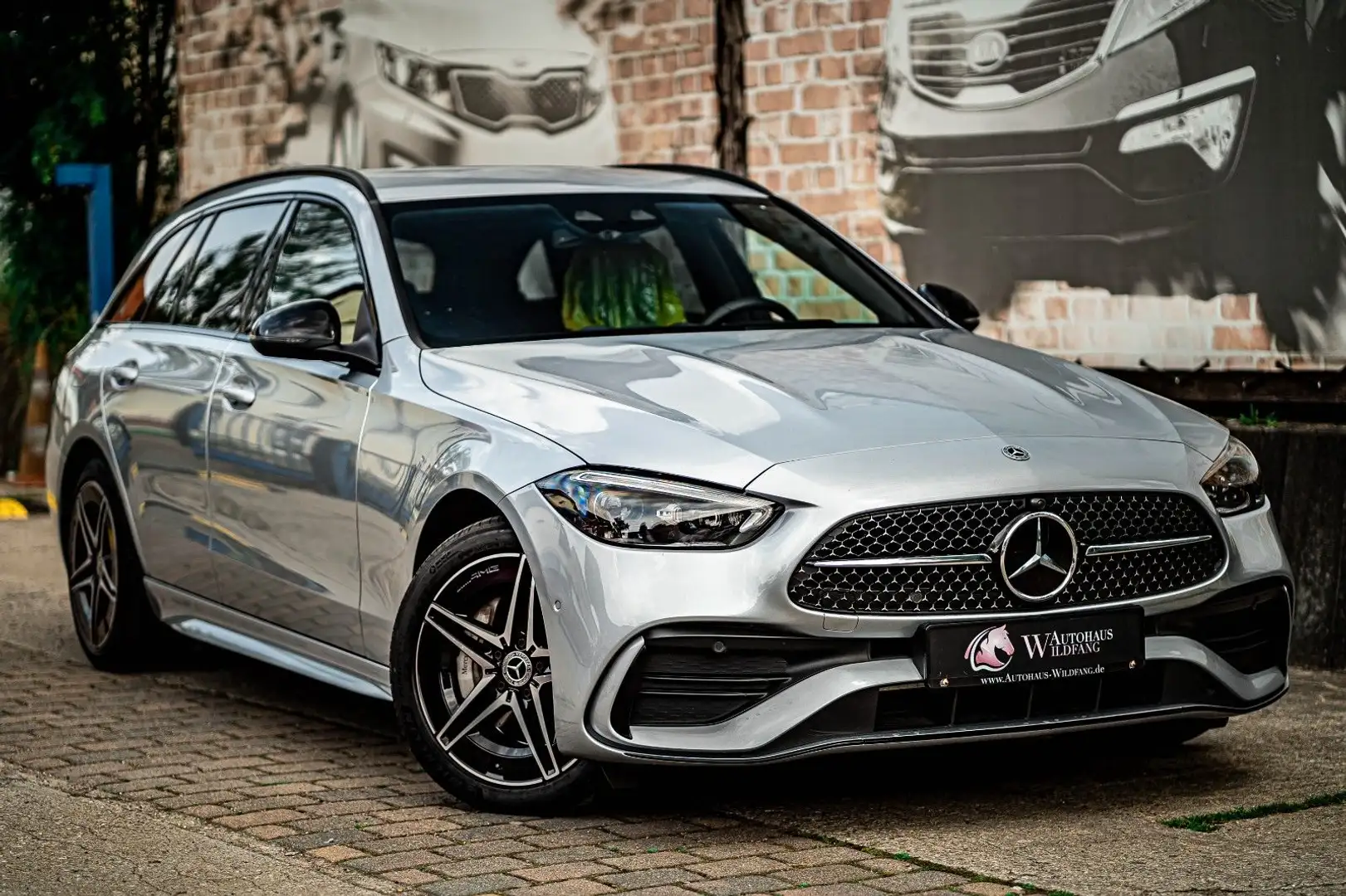 Mercedes-Benz C 300 T e AMG/MULTIBEAM/AHK/KAMERA/DISTRONIC Zilver - 1