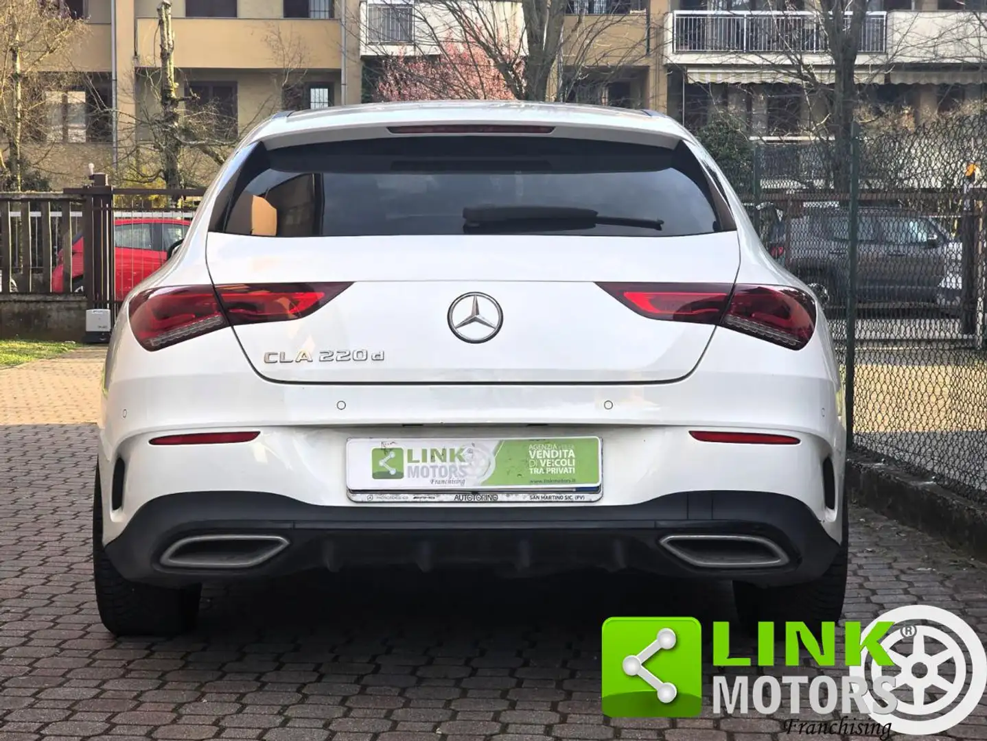 Mercedes-Benz CLA 220 d Premium Plus AMG Night Pack Blanco - 2