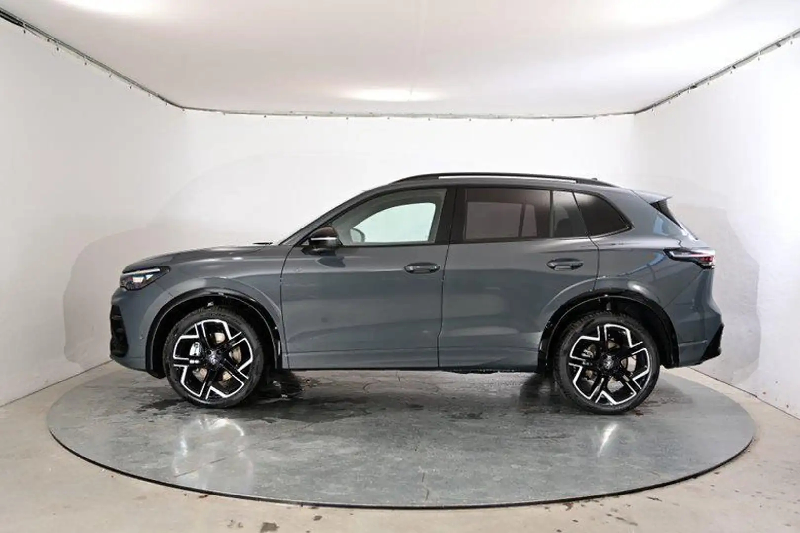 Volkswagen Tiguan R-Line 2.0 TSI OPF 4MOTION 7-Gang DSG 150 kW (2... Grau - 2