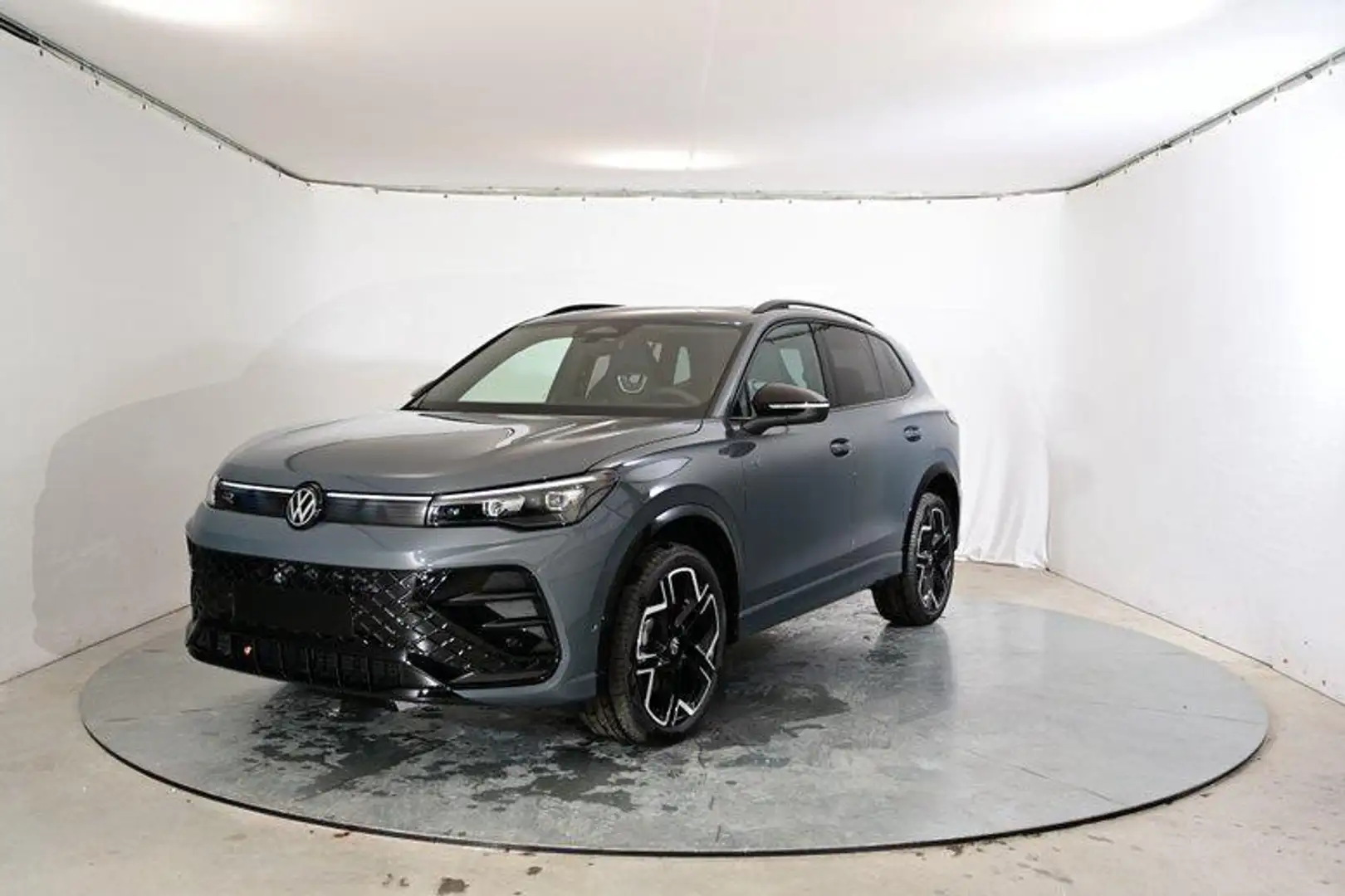 Volkswagen Tiguan R-Line 2.0 TSI OPF 4MOTION 7-Gang DSG 150 kW (2... Grau - 1