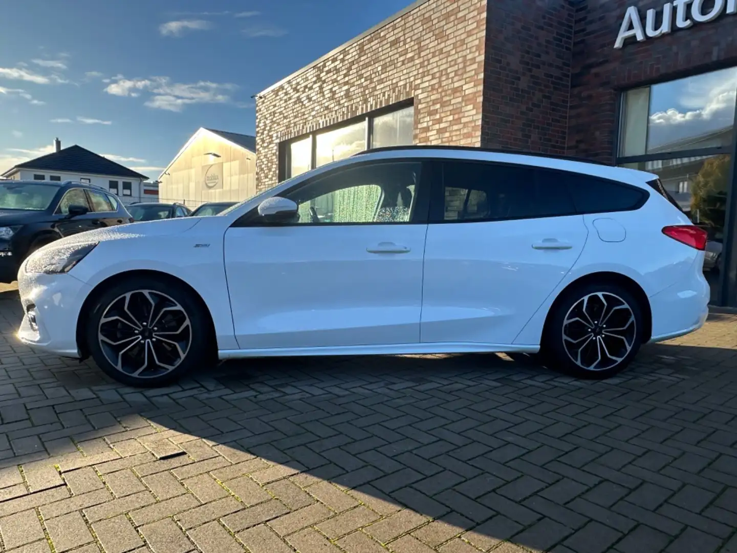 Ford Focus Turnier ST-Line *HUD*Navi*LED* Weiß - 2