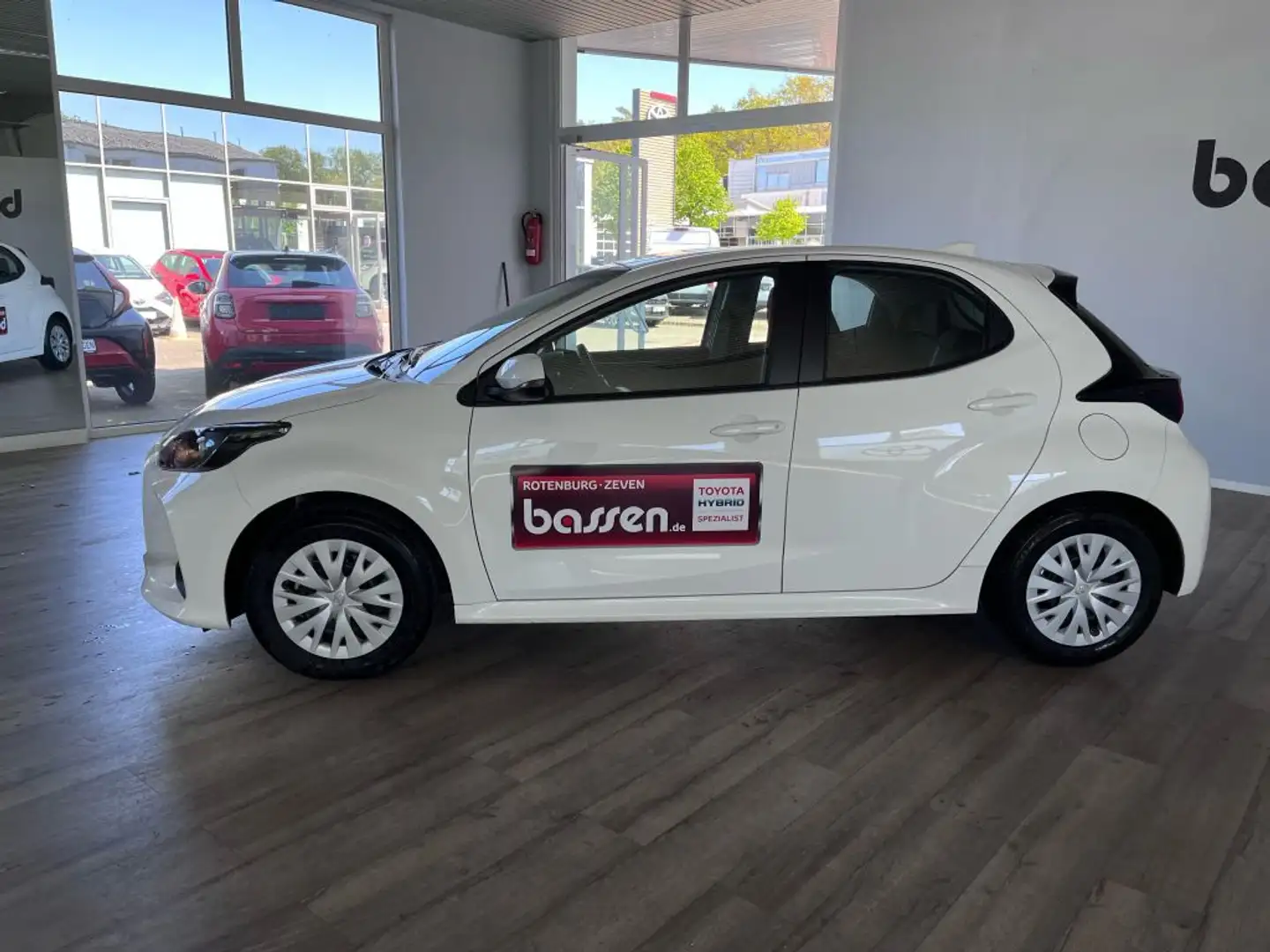 Toyota Yaris Hybrid 116 1.5 VVT-i Comfort Weiß - 2