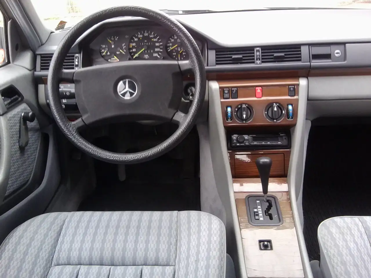 Mercedes-Benz E 230 E -Klasse Lim. Automatik, foto 10